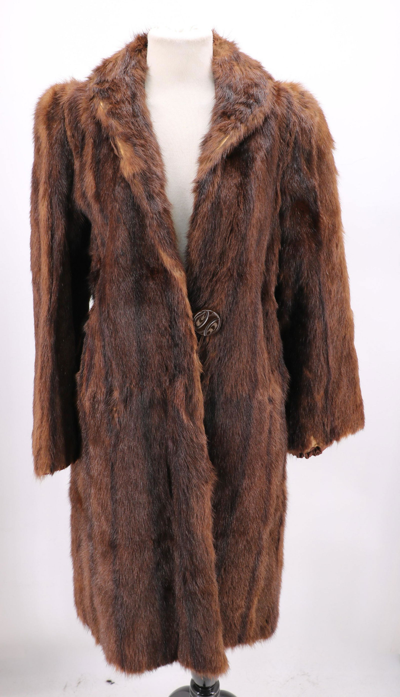 1930-40's Mink Fur Coat: Shawl collar, 2 decorative buttons, side pockets, fully lined, approx. 36 bust, 41 long. Some wear around seams/edges on the fur.