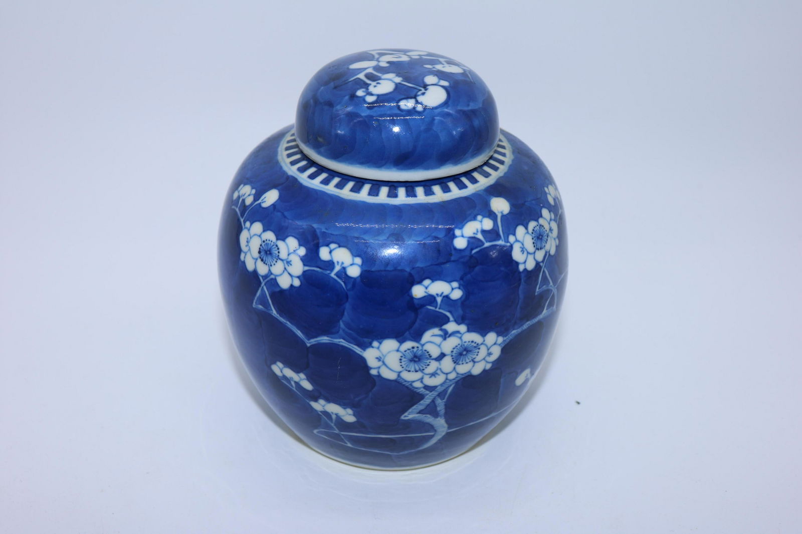 Antique Chinese Kang-Hsi Covered Ginger Jar (1 of 4)