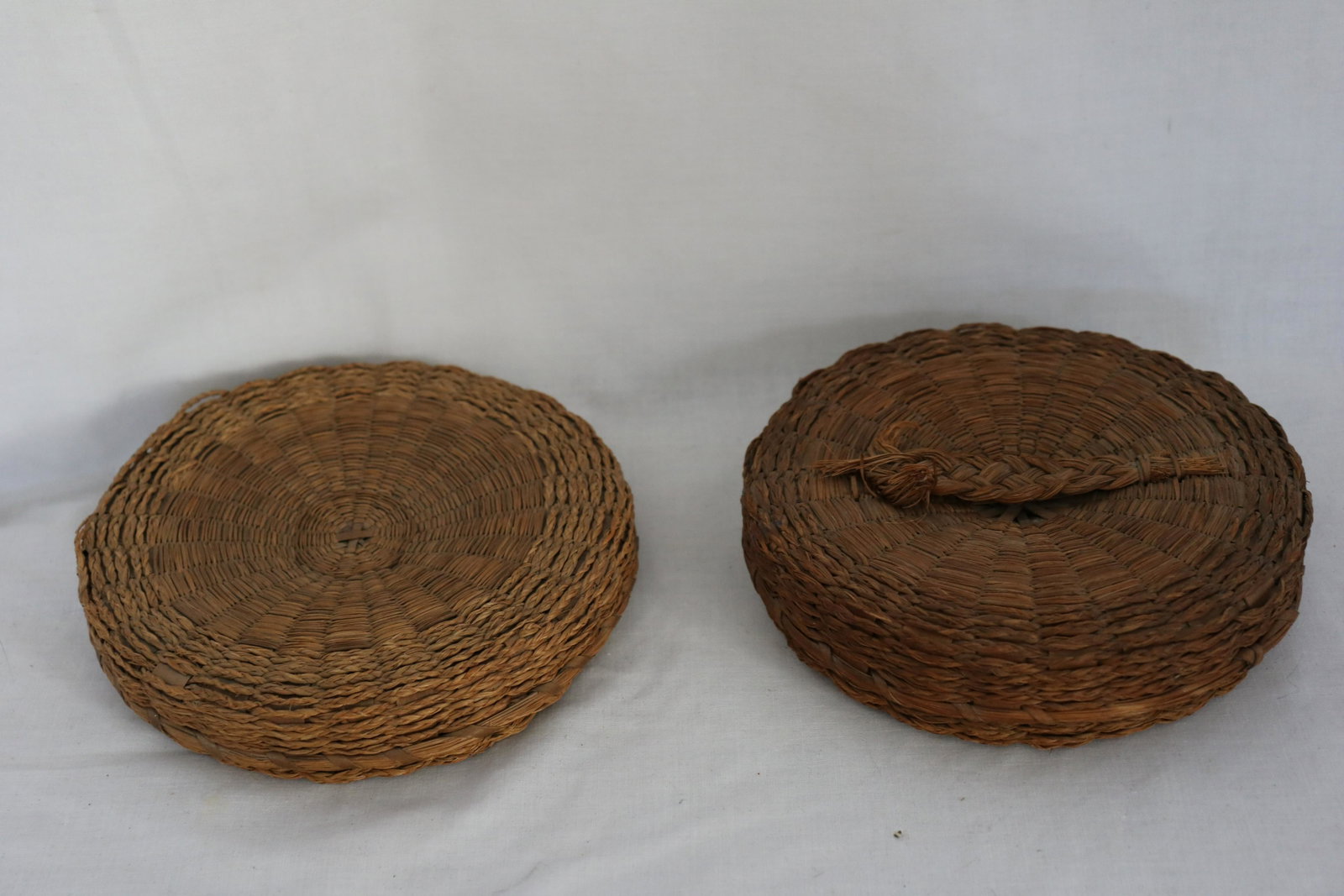 Pair Vintage Sweet Grass Sewing Baskets: approx. 6 1/2 inches across