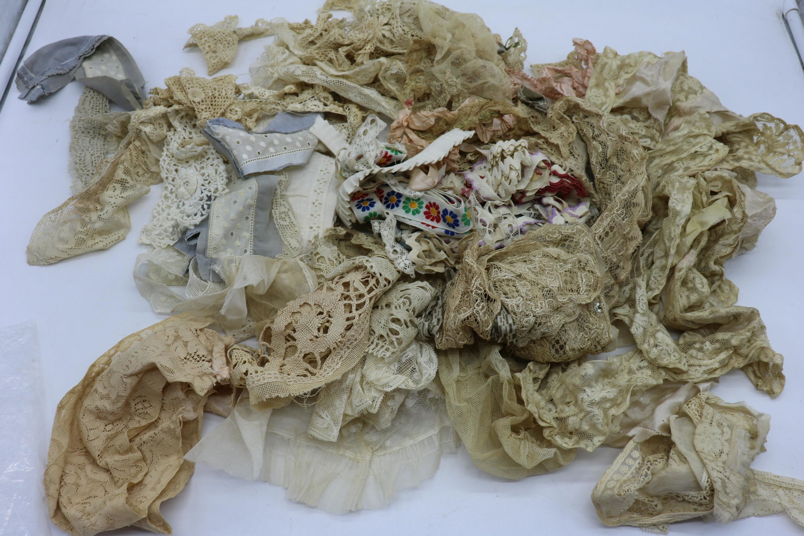 Lot of Vintage & Victorian Trims, Lace, Irish Crochet: nice lot including lace, needle lace, irich crochet, ribbon, and more