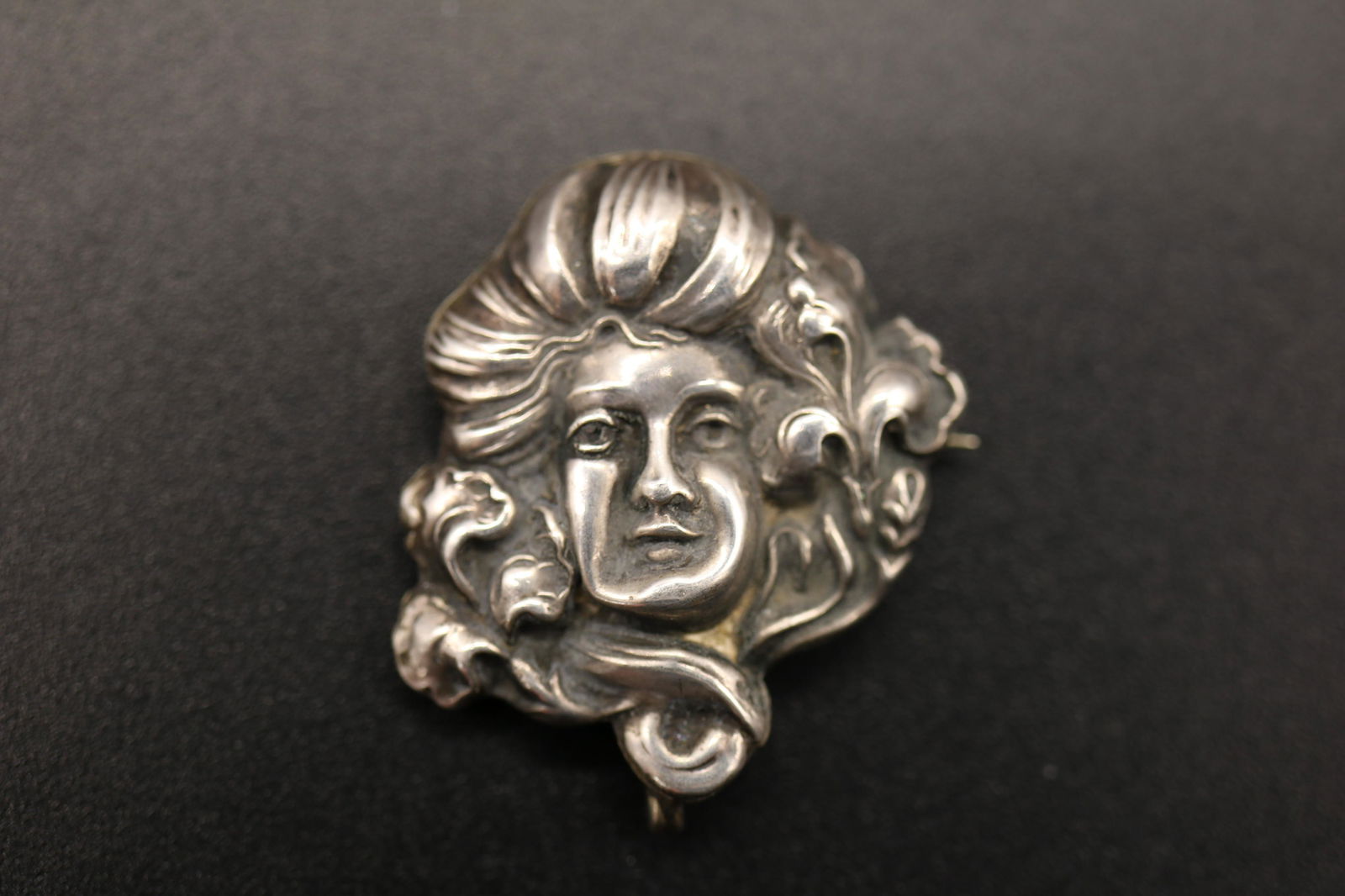 Antique Art Nouveau Lady Head Sterling Brooch/Pendant (1 of 5)