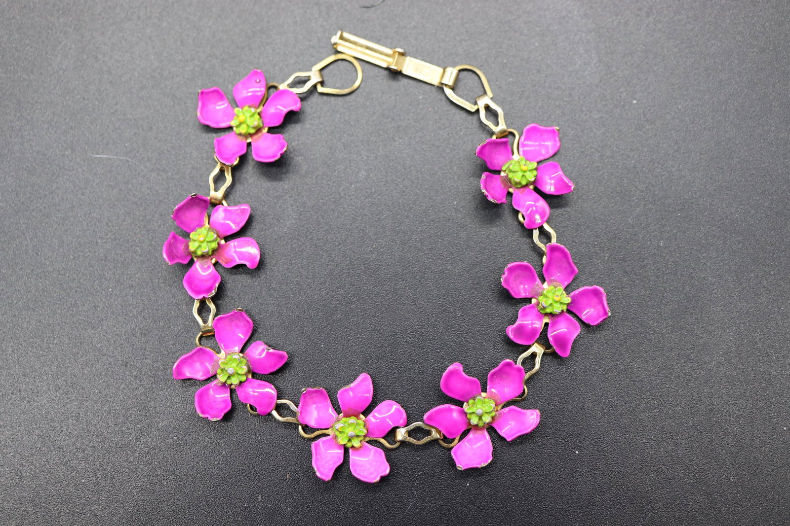 Dainty Vintage Enamel Fushia Pink Floral Bracelet: approx. 7 inch linked flower bracelet