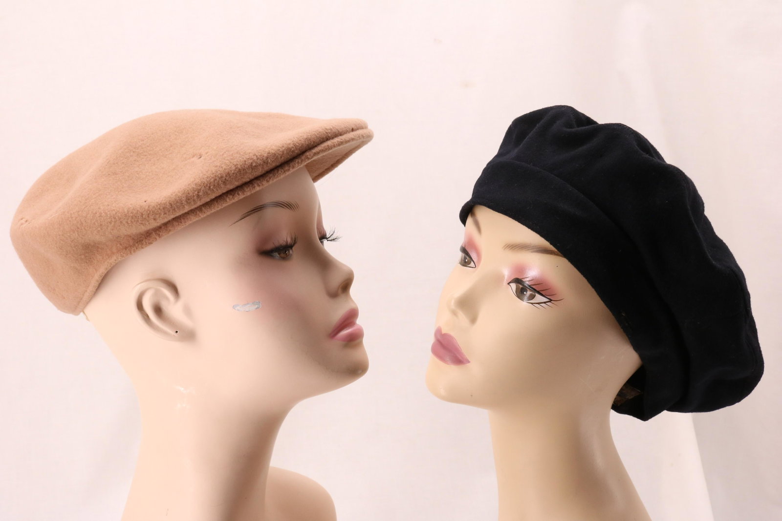 Lot of 2 Men's Wool Caps: s. appel & co navy blue military, and Kangol wool scally cap, see photo's for damage to wool