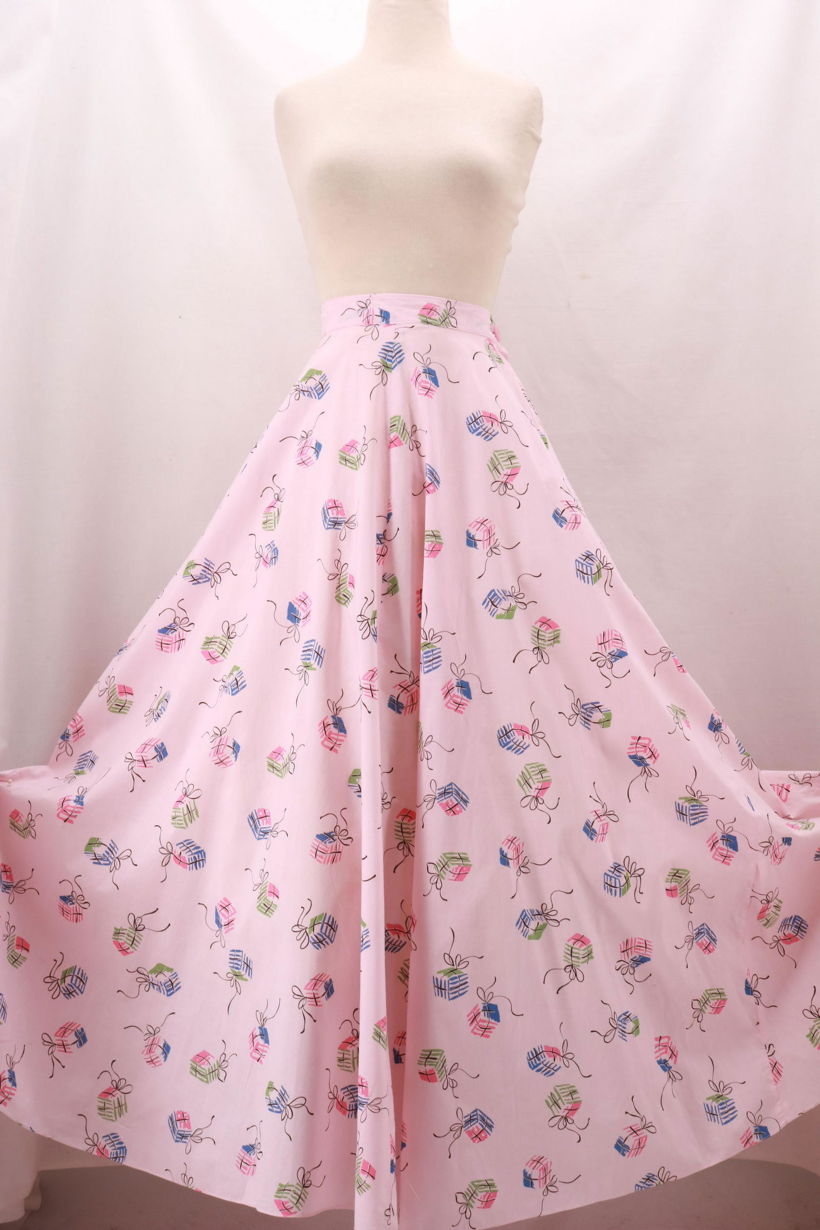 Vintage 1940's Pink Cotton Flare Skirt with Bustle (1 of 11)