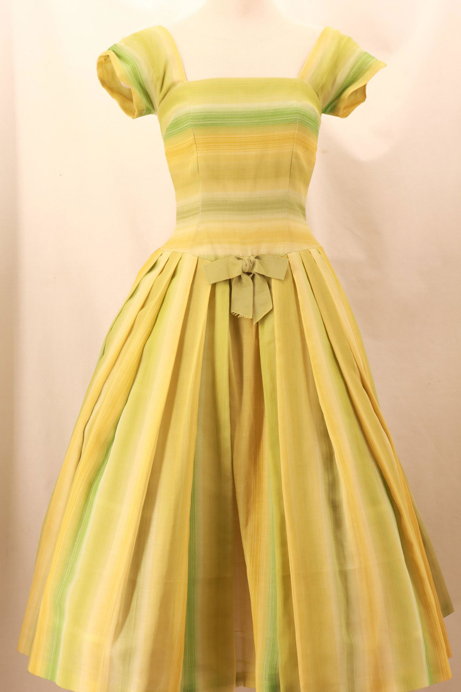 Vintage 1950's BONWIT TELLER Dress (1 of 11)