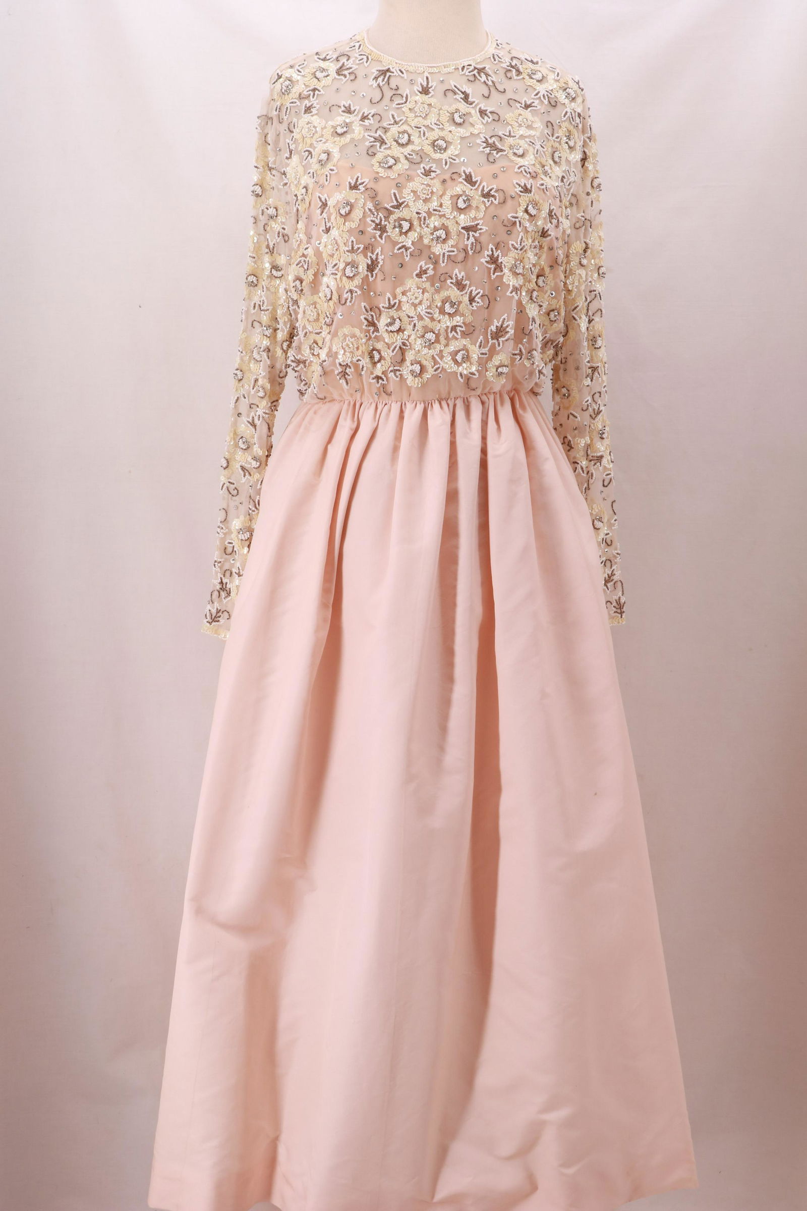 Vintage VICTORIA ROYAL Ltd Silk Blend Beaded Sequin (1 of 11)