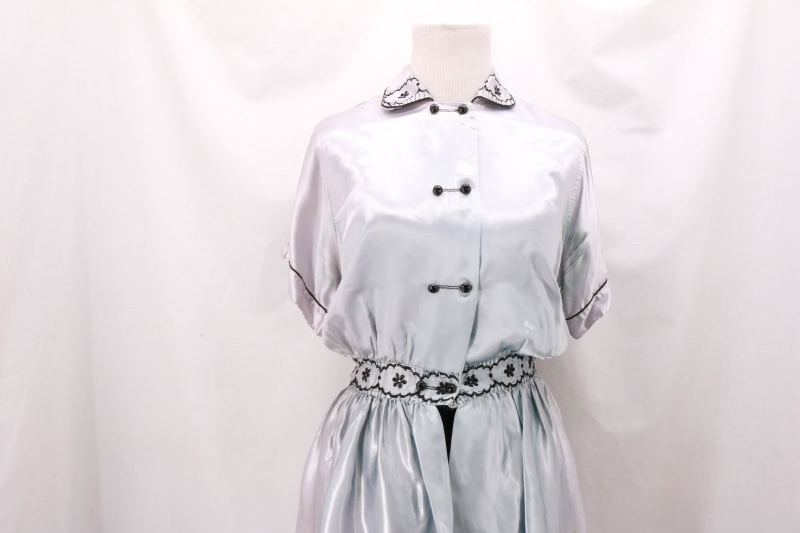 Vintage GLAMOUR GIRL Asian Inspired Satin 2pc Pajama (1 of 15)