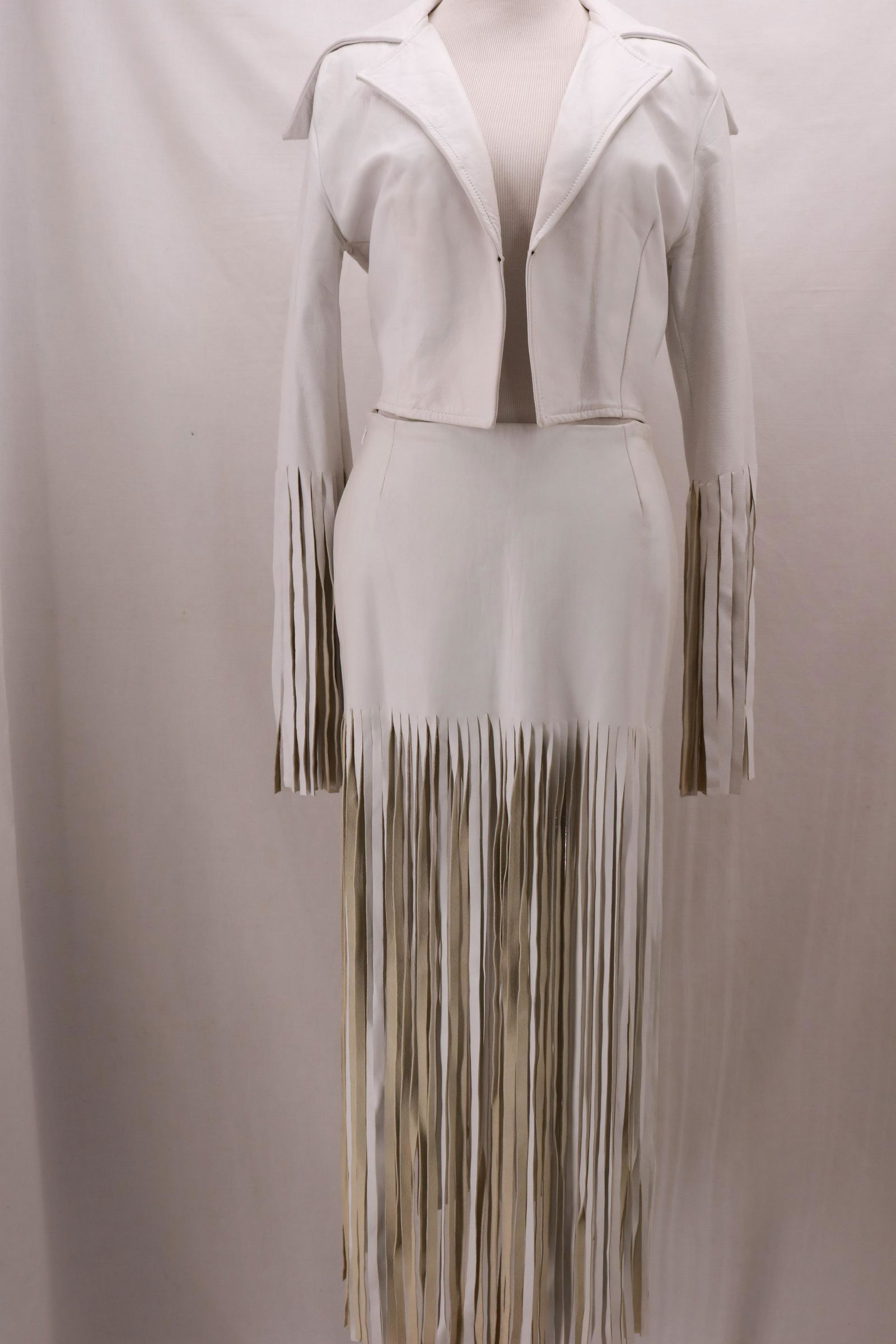 Vintage L'impasse 1960's White Leather 2-Piece Fringe (1 of 11)