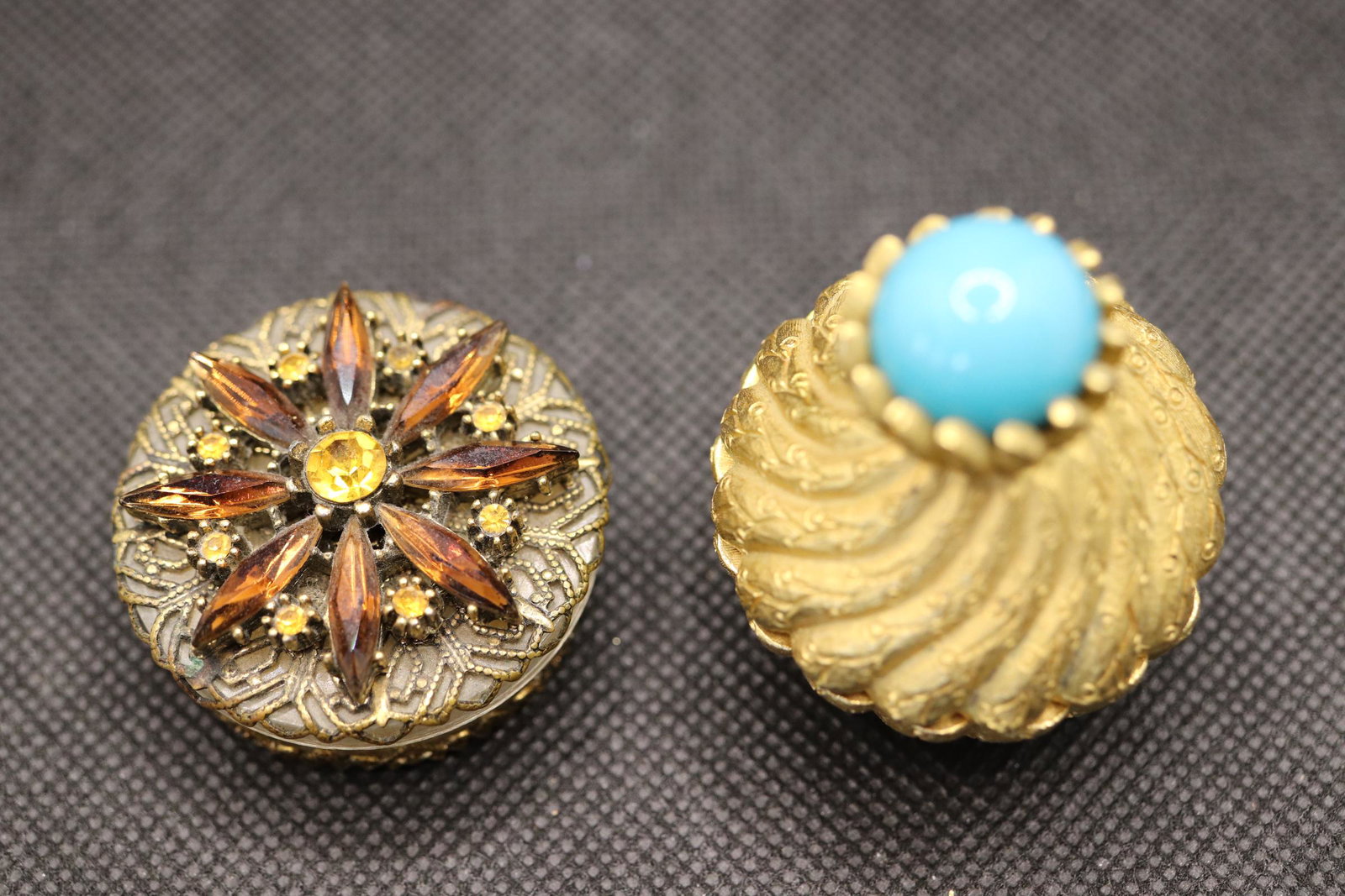 Vintage Miniture Covered Jars: gold tone with turquoise colored stone top marked florenza, the other bronze tone with brown and gold beads
