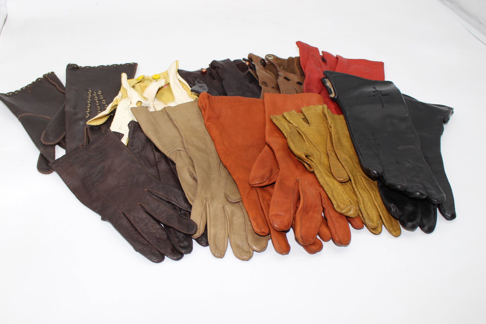 Lot of 10 Pair Vintage Leather Ladies Driving Gloves: different colors, sizes and styles