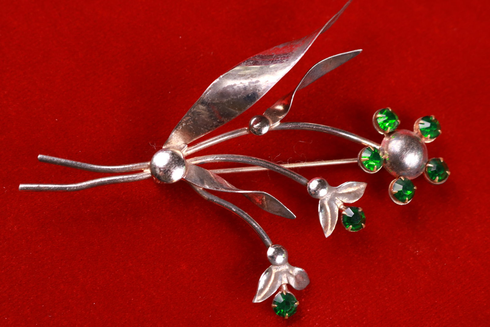 Vintage Prong Set Green Rhinestone Flower Brooch/Pin: This beauty measures about 3" long