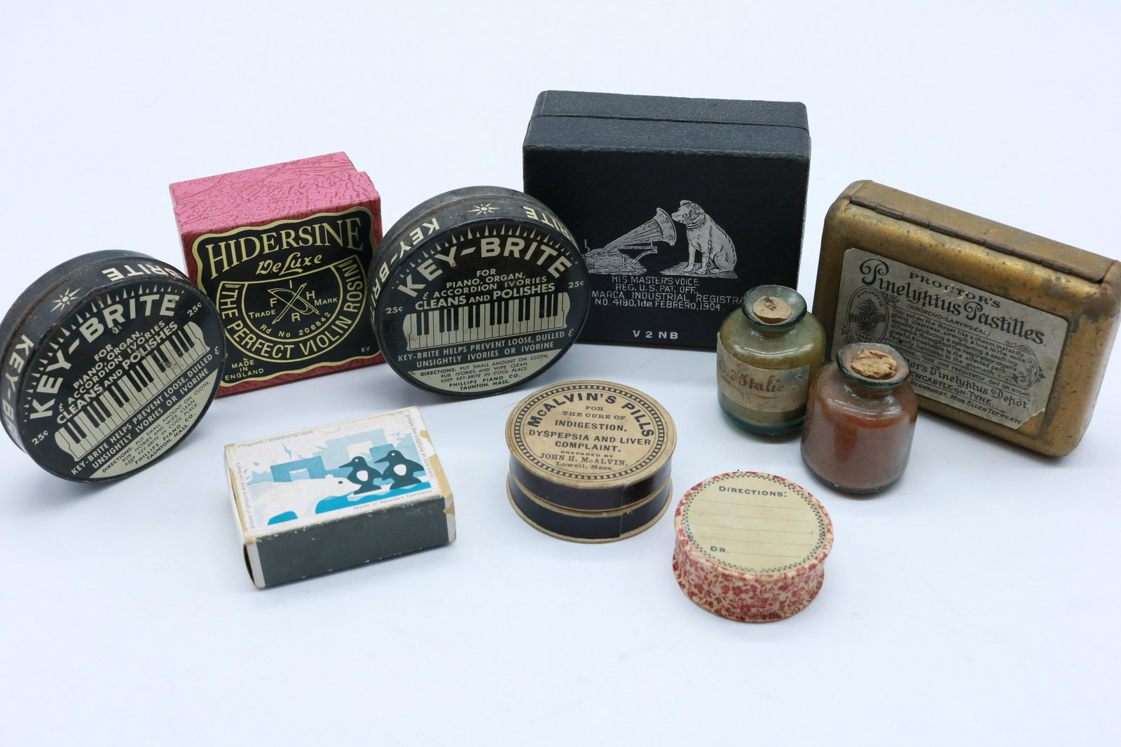 Lot of Vintage Advertising Bottles, Tins, & Boxes: nice lot of miniature advertising, McAlvin's pills, Key Brite, Hidersine Violin Rosin Proctor's Pinelyhtus pastilles, Victrola, and more