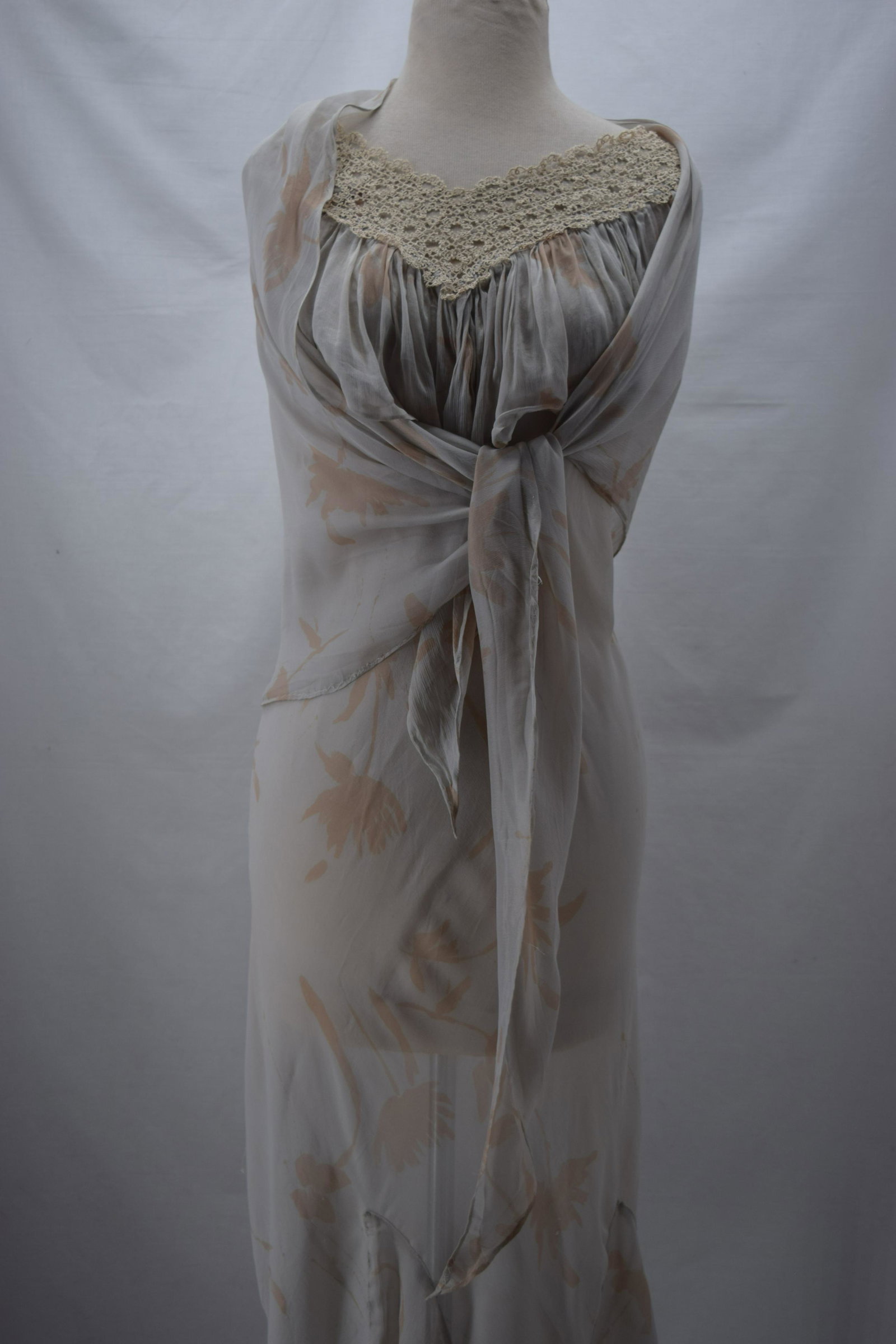 1930'S SHEER SILK FLORAL DRESS WITH WRAP: BUST 36 WAIST 36, lace scoop neck with ruffle, slinky full length skirt with handkerchief cut inserts at hem, silk has some damage, see photo's