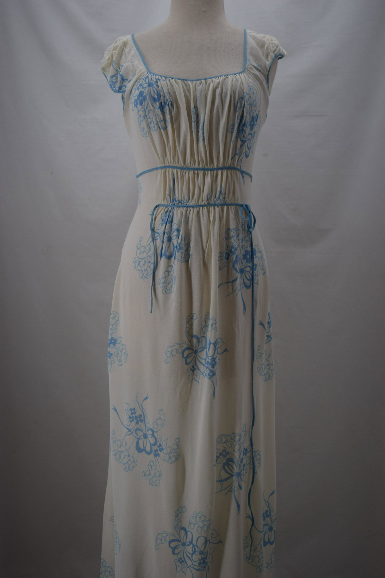 Vintage 1950's CARTER's Rayon Floral Negligee: pouf strap sleeveless empire waist with blue trim, trim needs attaching at right side waist, bias cut, great condition, size 36