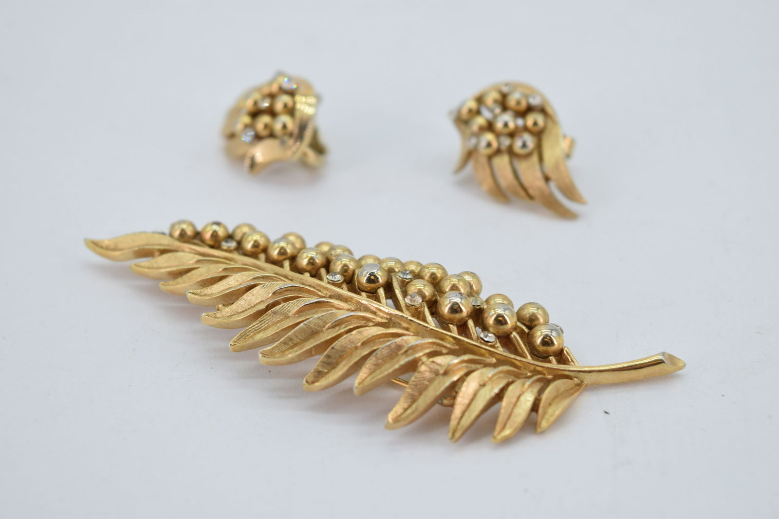 Vintage Trifari Brooch & Earring Set (1 of 5)