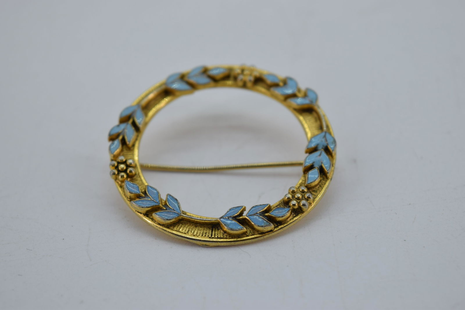 Freirich brooch deals
