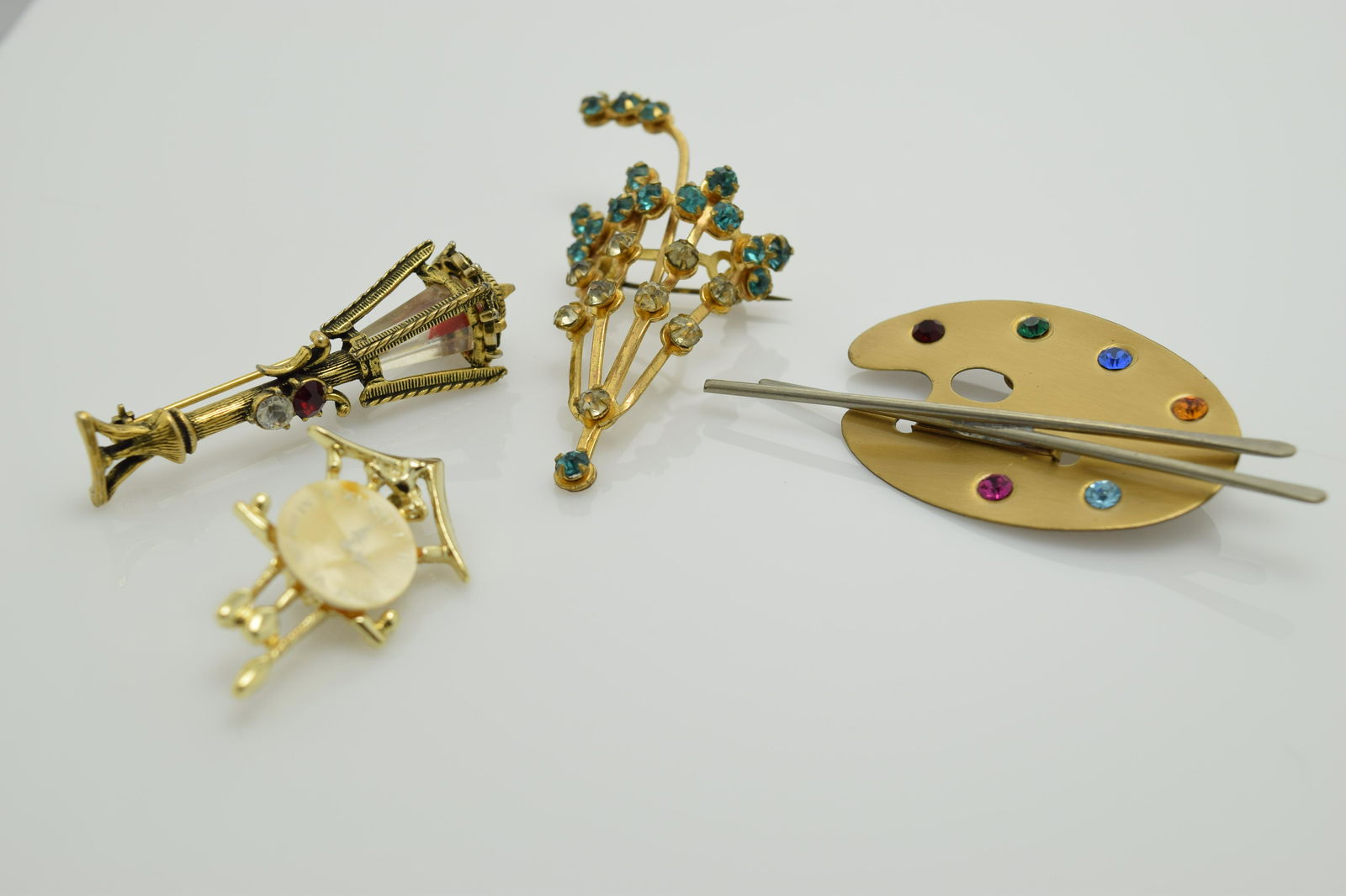 Lot of 4 Vintage Novelty Brooches (1 of 2)