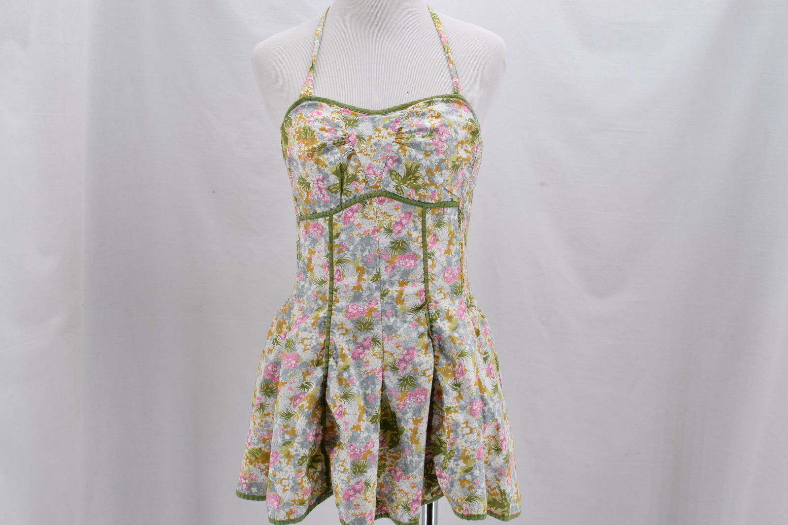 Vintage 1950's JULIET, Floral Cotton Bathing Suit: skirted bathing suit, smocked elastic is stretched, approx. bust 30 waist 28