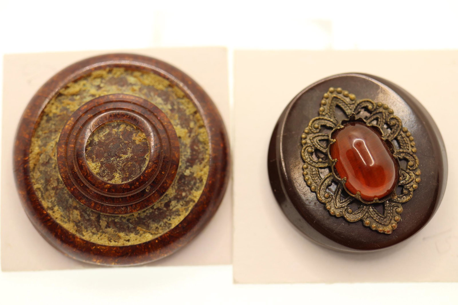 Lot of 2 Different 1930's Bakelite Buttons: one each 1 1/4, 1 1/5 inch