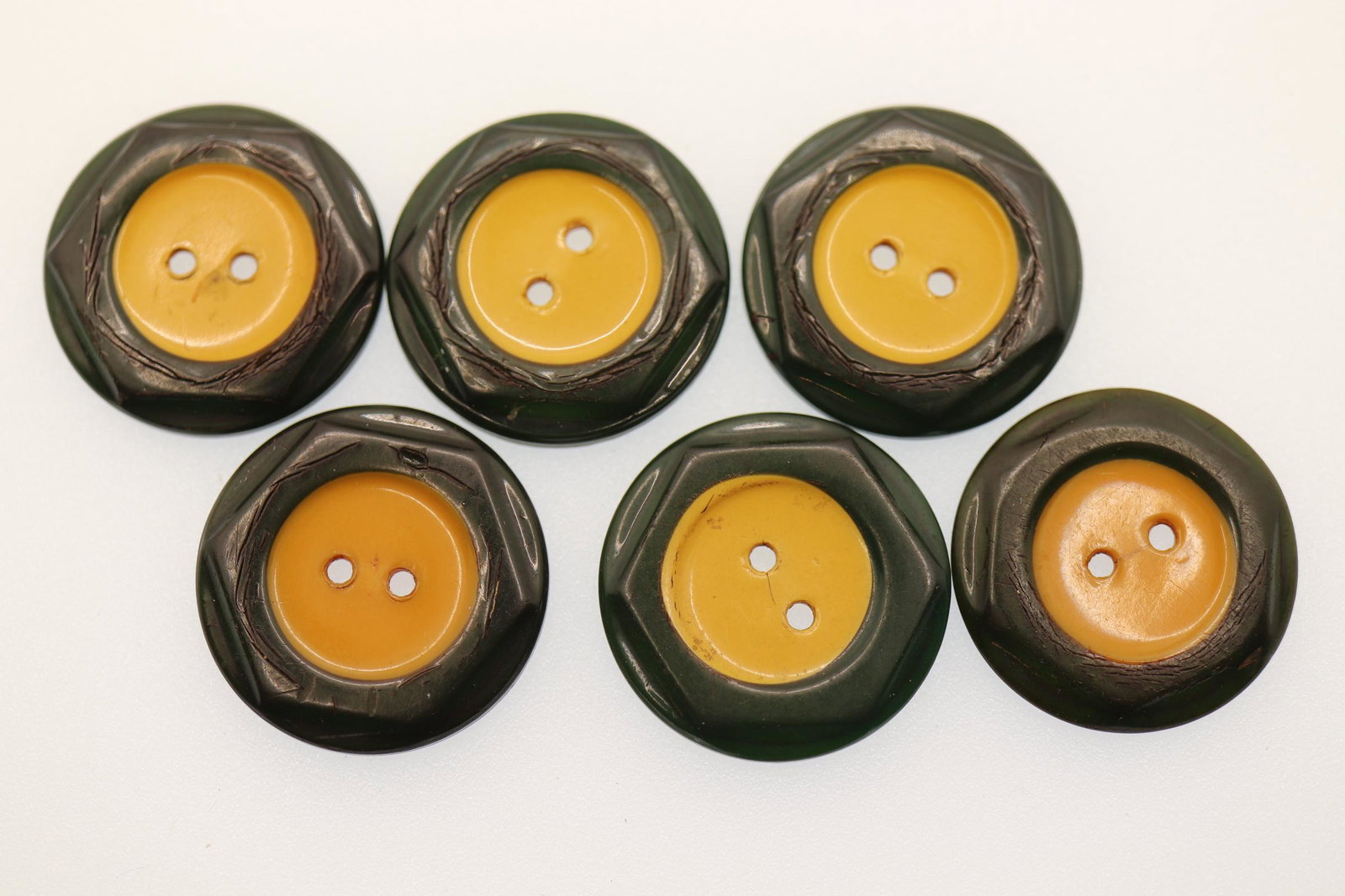 Set of 6 Bakelite Cookie Buttons, 1940: set of 6 Bakelite cookies, 7/8 inches