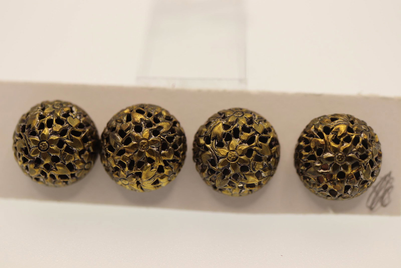 Set of 4 Victorian Mirrored Back Buttons: round top, 5/8 inch