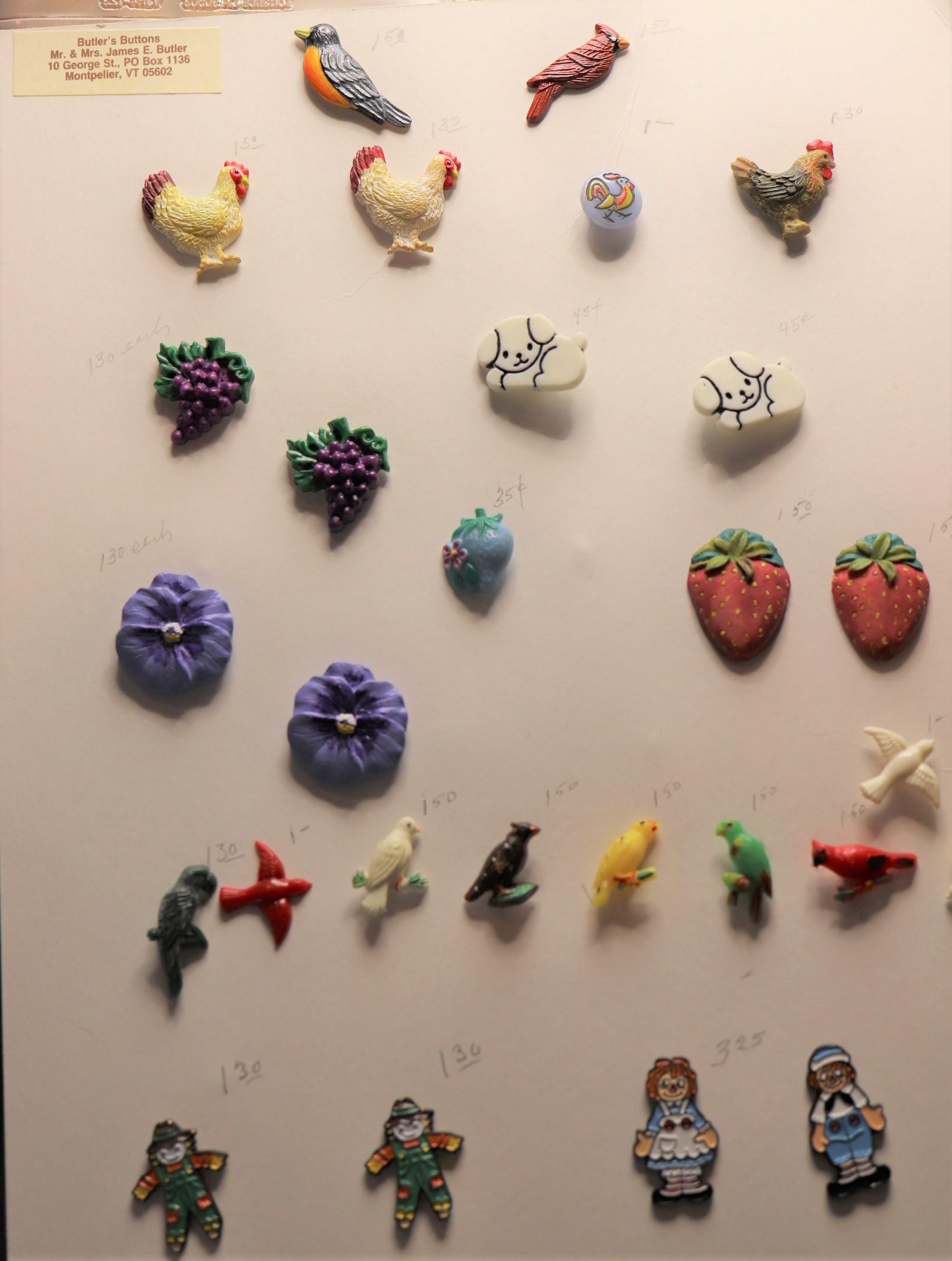 Lot of 28 Vintage Novelty Buttons, Birds, Fruit,: chickens & other birds, pair of dogs, pair of pansies, pair of strawberries, pair of scarecrows, pair of grape clusters, and raggedy Ann and Andy and more, approx. 1/2 to 1 1/8