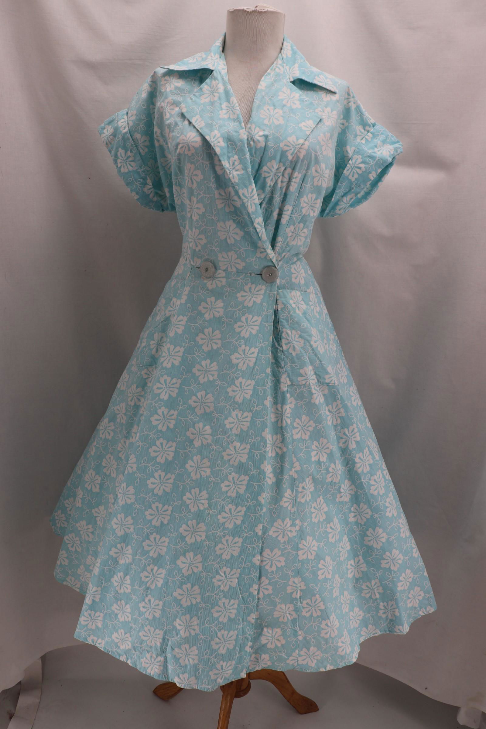 Vintage 1950's Cotton House Dress (1 of 6)