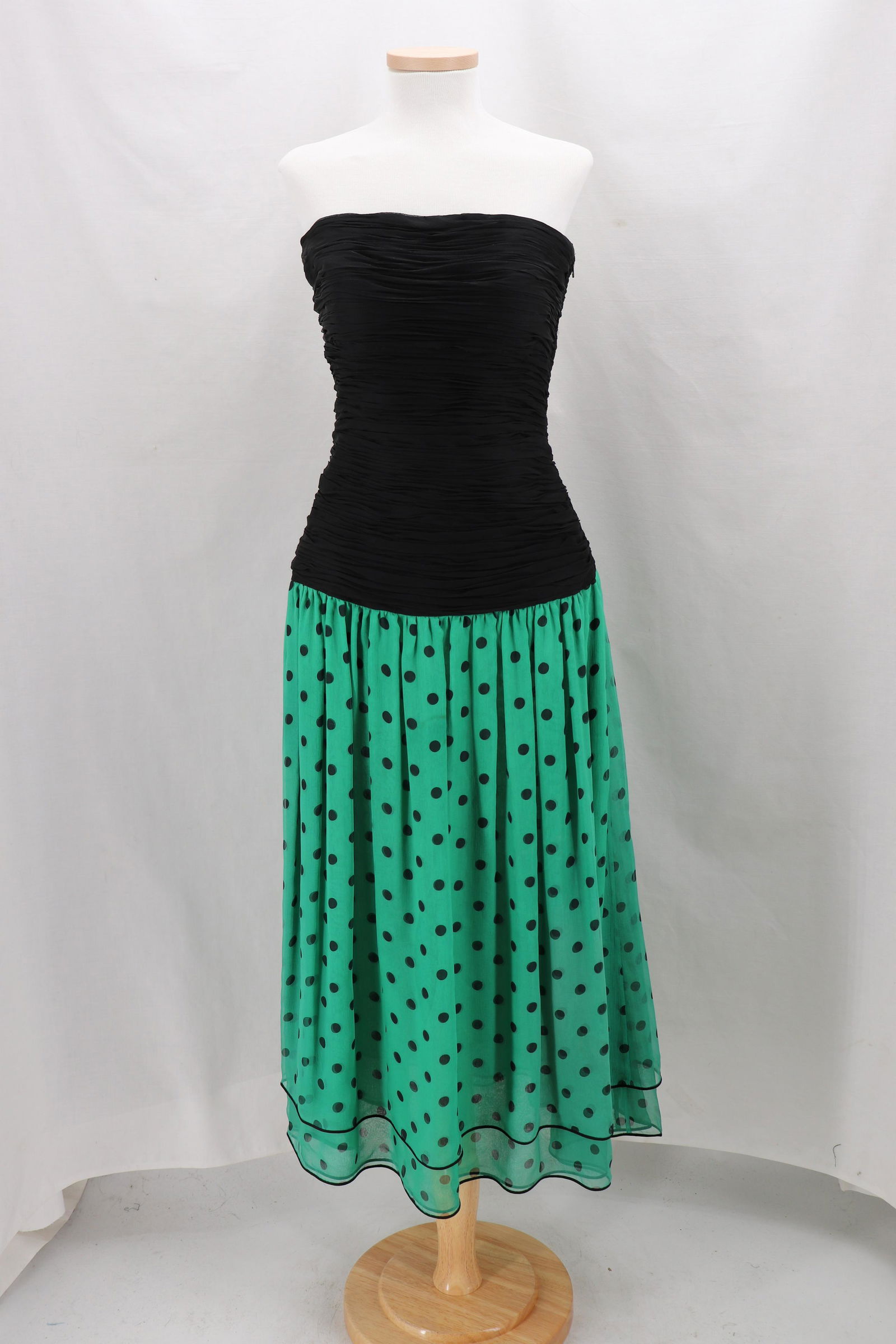 Vintage 1970/80 VALENTINO COUTURE Silk Cocktail  Dress (1 of 8)