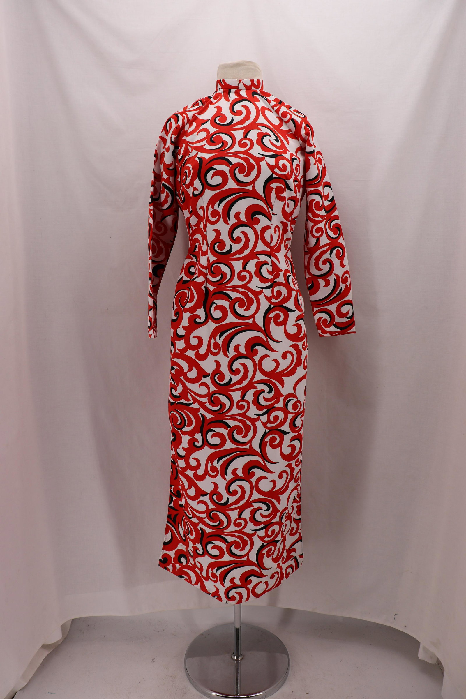 Vintage 1960's Cheongsam Style Red Swirl Dress: long sleeve with snaps at side and to mandarin collar, side slits show some leg on both sides, bust 36, waist 28, hips 40, good condition