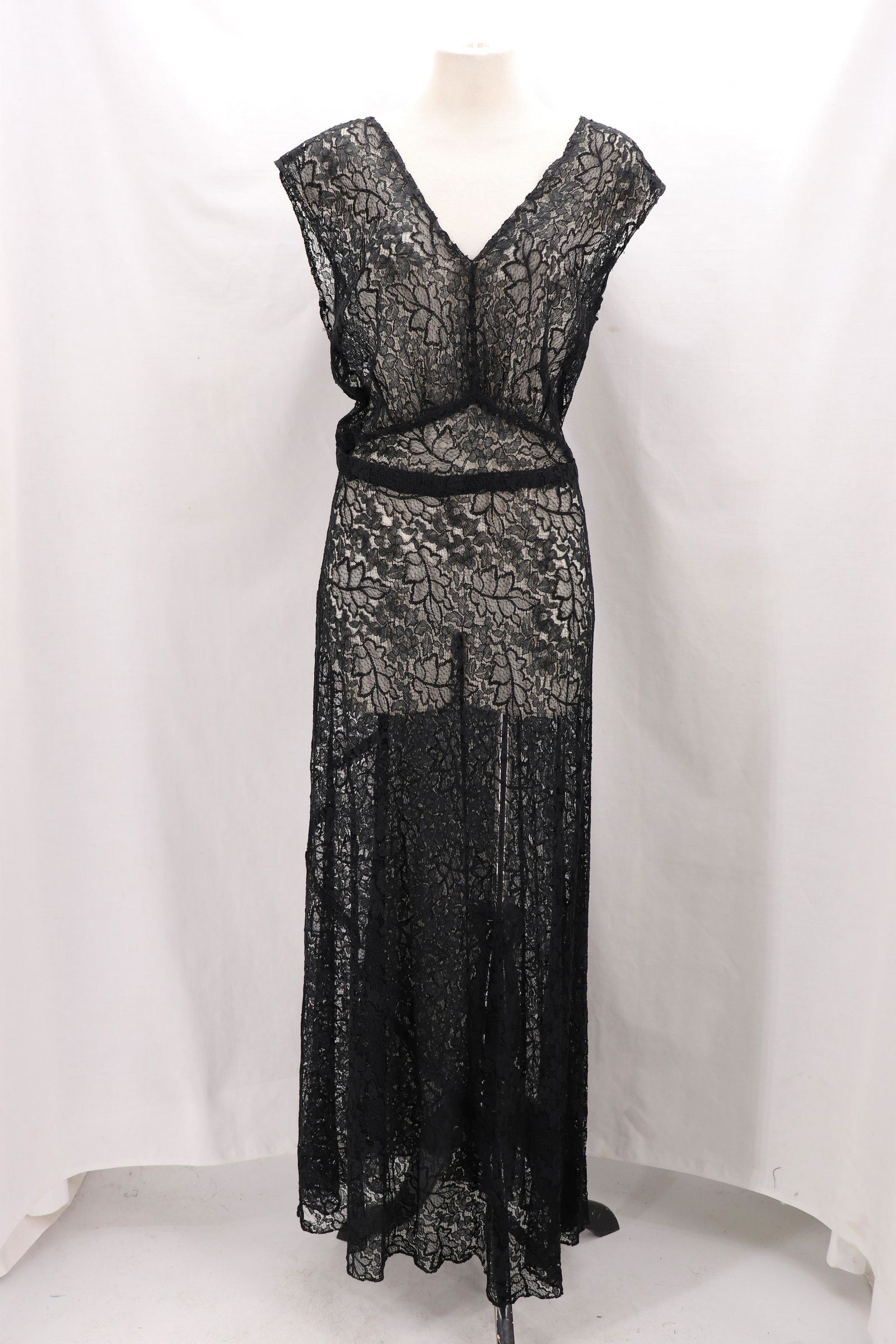 Vintage 1930's Lace Evening Gown (1 of 7)