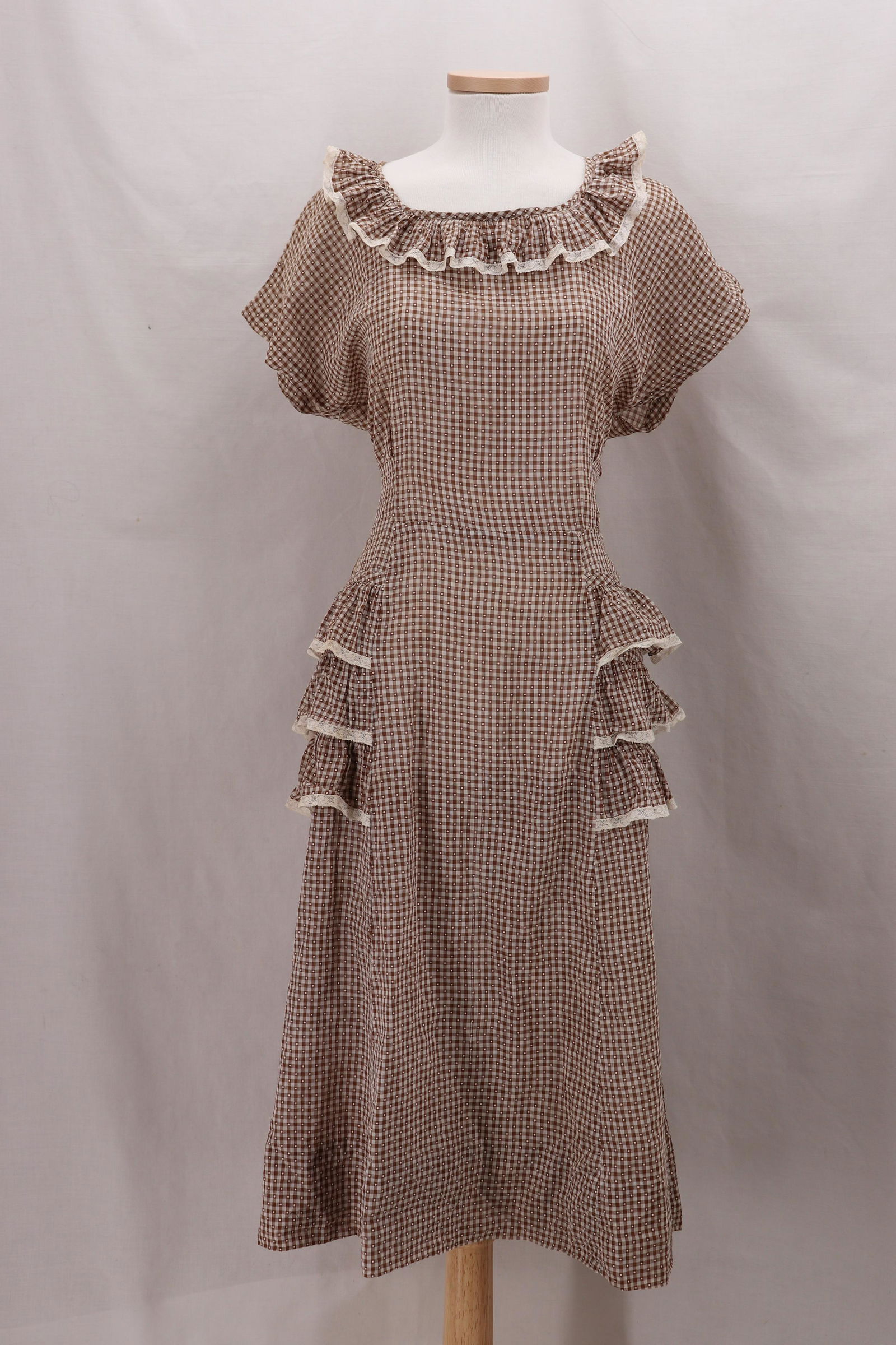 Vintage 1940's Gingham Day Dress (1 of 7)