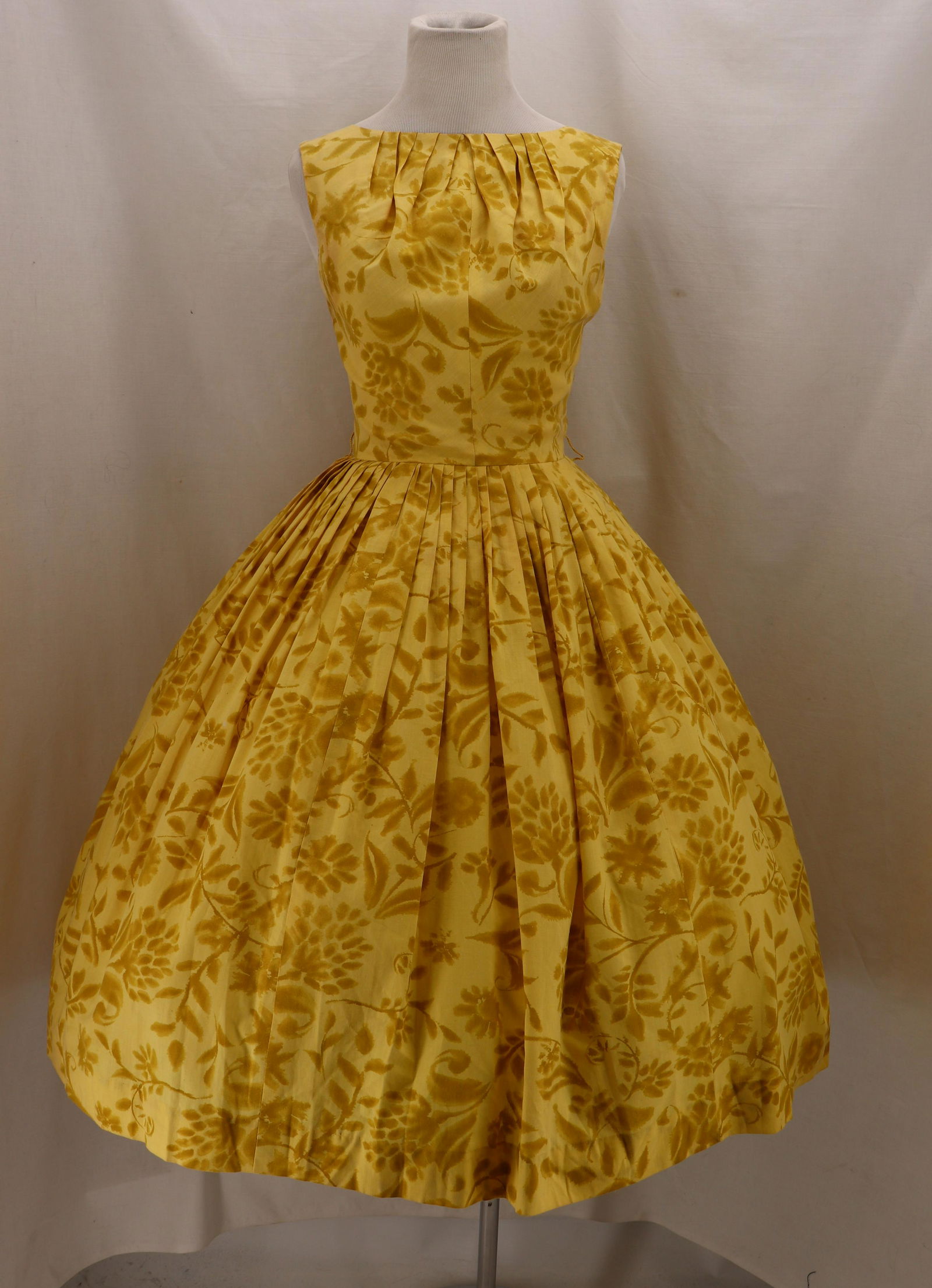 Vintage 1950's GAY GIBSON Cotton Pleated Dress (1 of 6)