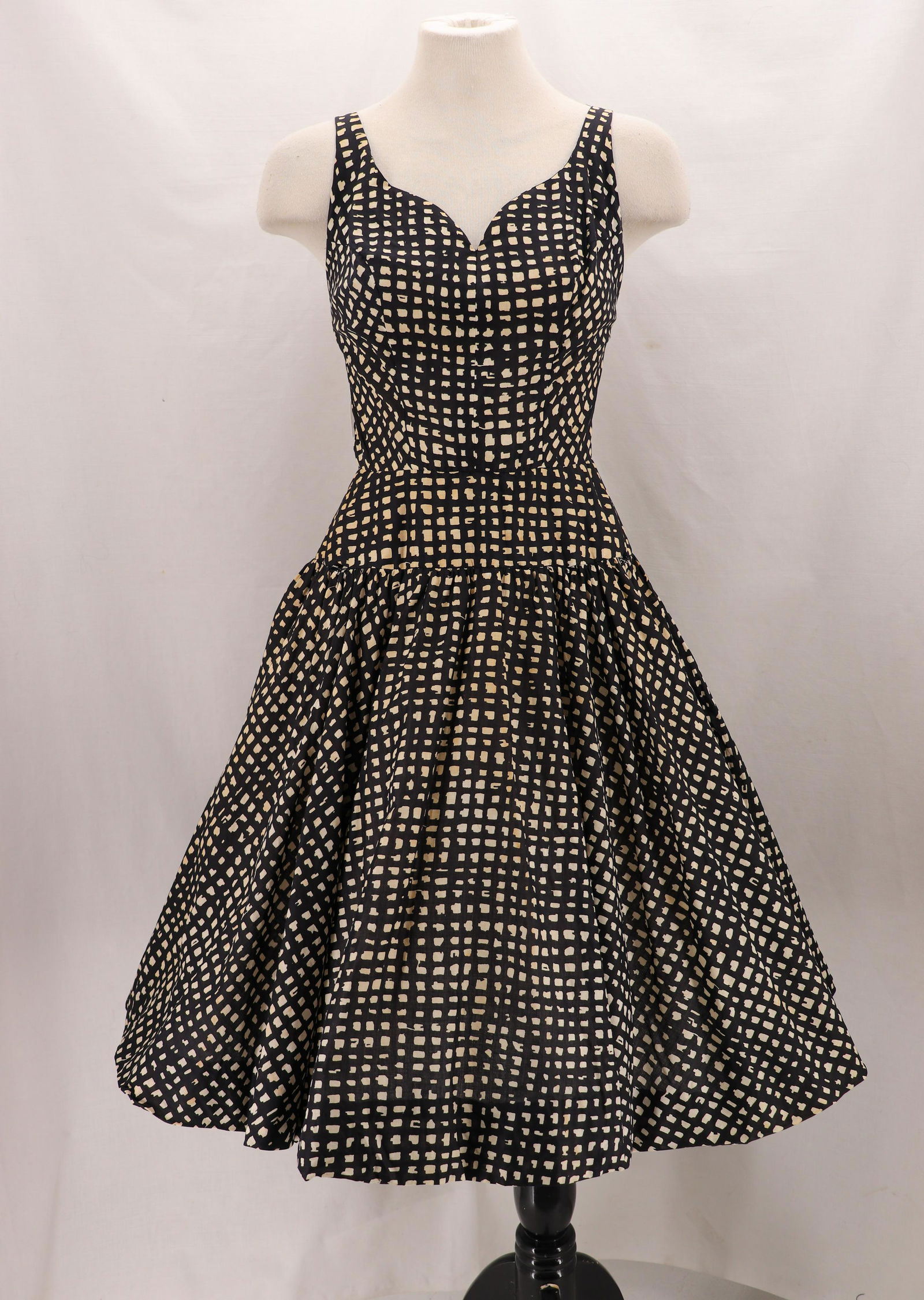 Vintage 1950's Sweet Heart Summer Party Dress (1 of 11)