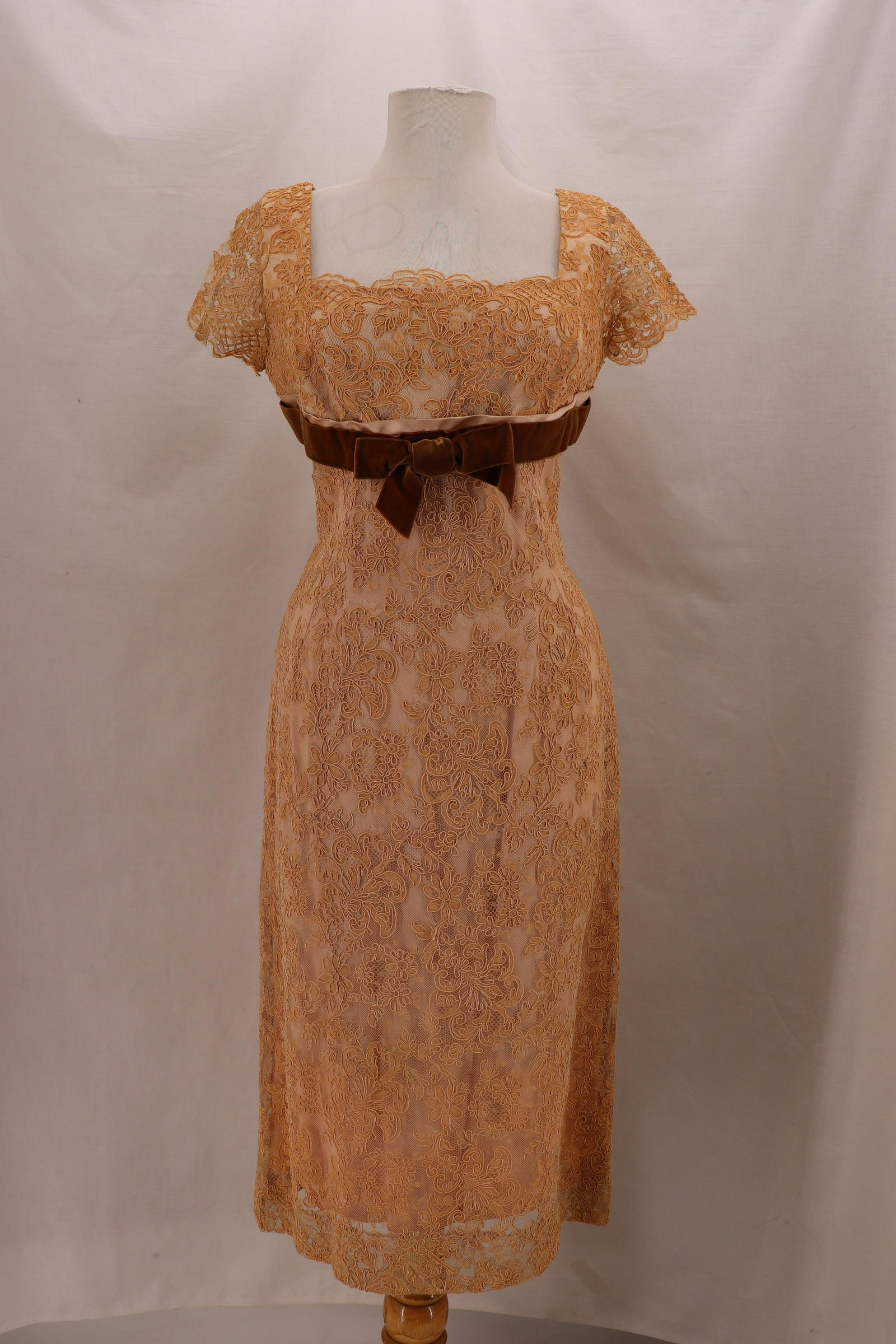 Vintage 1950's MARY BLACK, Lace Cocktail Dress (1 of 6)