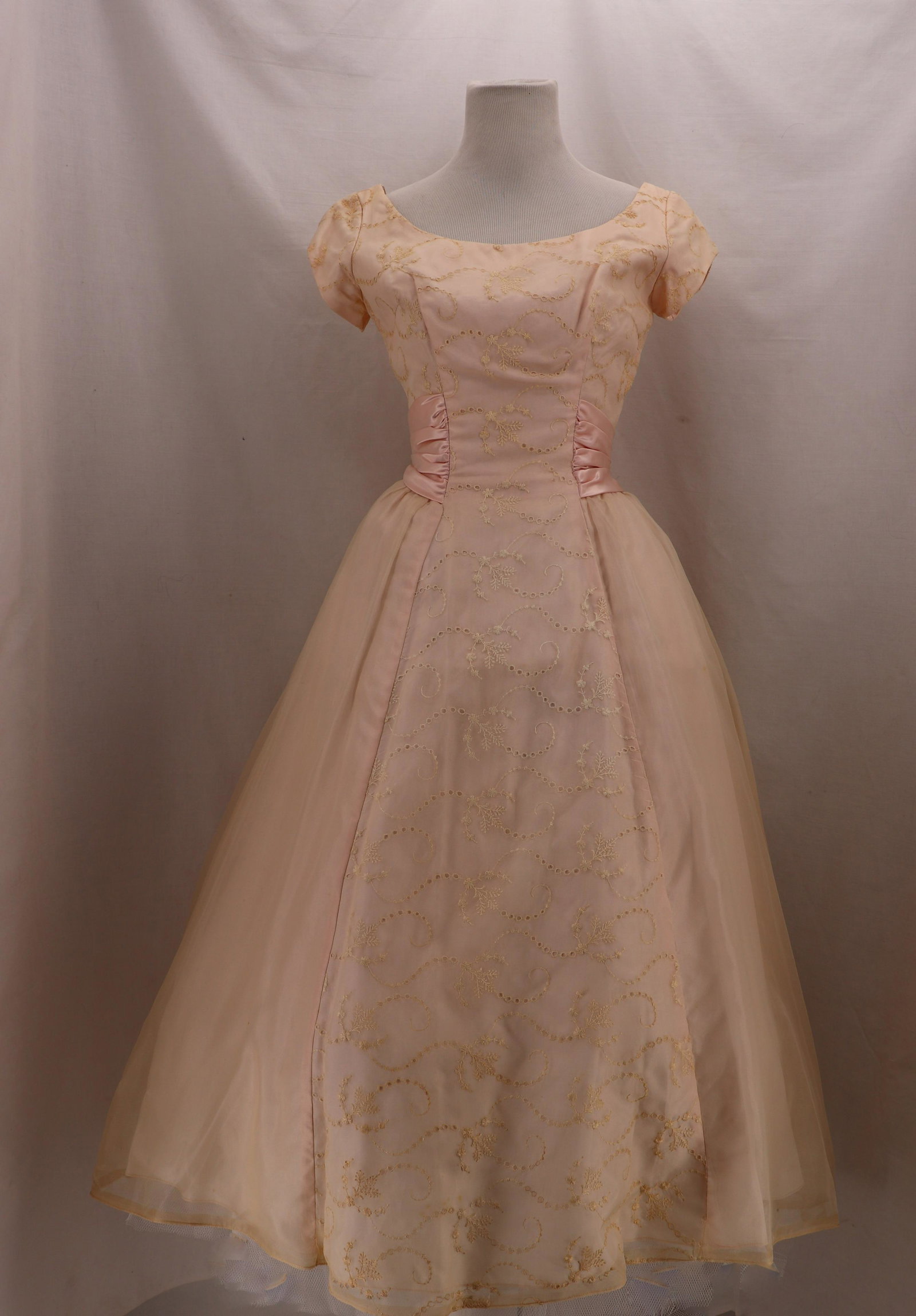 Vintage 1950's Organza & Embroidery Gown: Ballet Length gown in pin organza, cap sleeves, scoop neck, embroidered bodice, gathered ballet length skirt with band at waist and embroidery down the center, metal back zipper, bust 34, waist 25, go