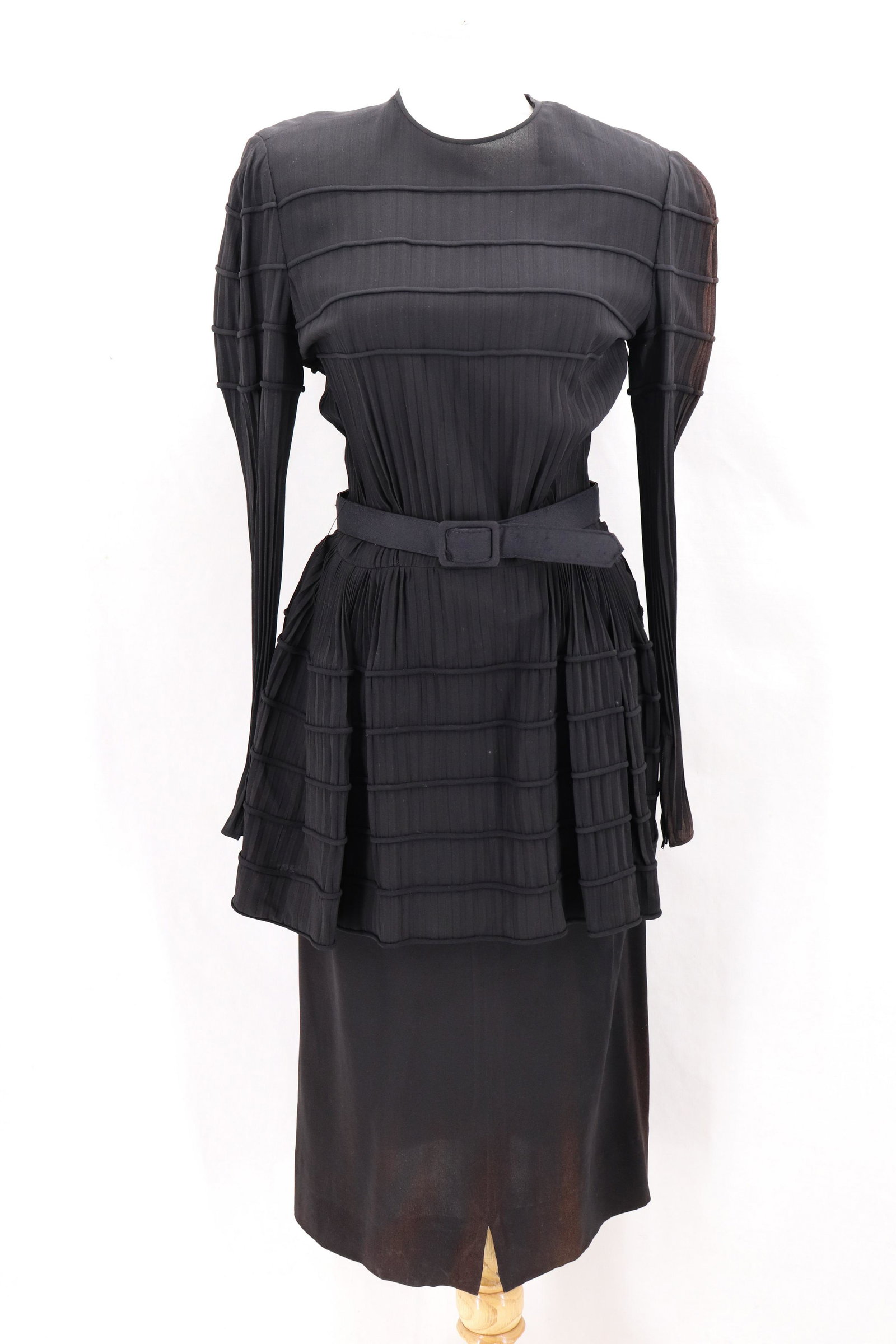 Vintage 1940's BEN REIG, Black Rayon Peplum Dress: long sleeves, round neck, piping at bodice, belt at waist with peplum skirt, bust 34, waist 26, some fade at shoulders and skirt