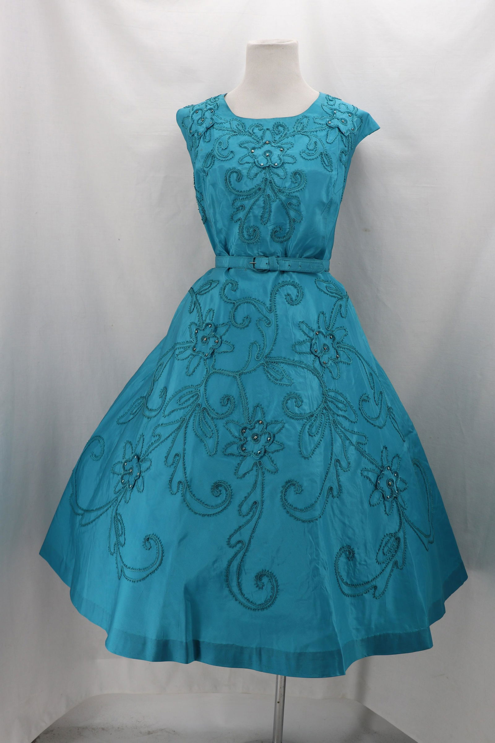 Vintage 1950's Green Taffeta Fit & Flare Party Dress (1 of 8)