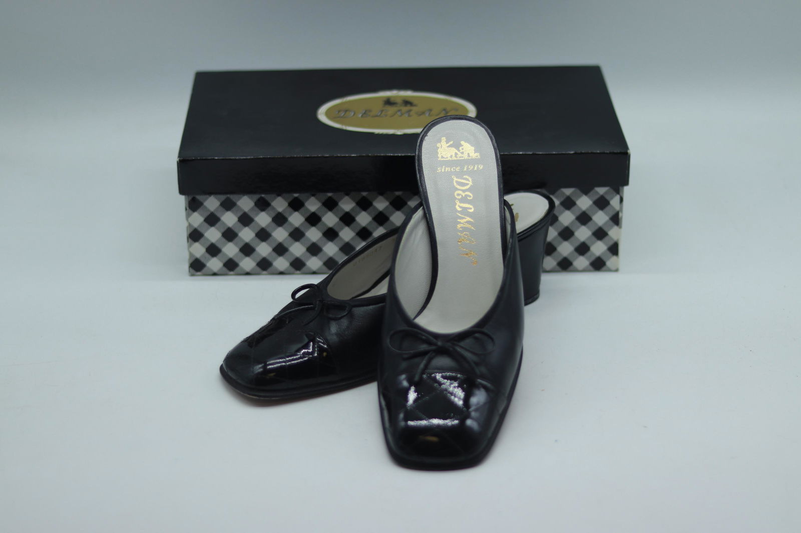 Vintage DELMAR Open Heel Leather Shoe's with Heel: size 7 1/2 black leather with patent leather toe's and bow, open heel pump, good used condition with box