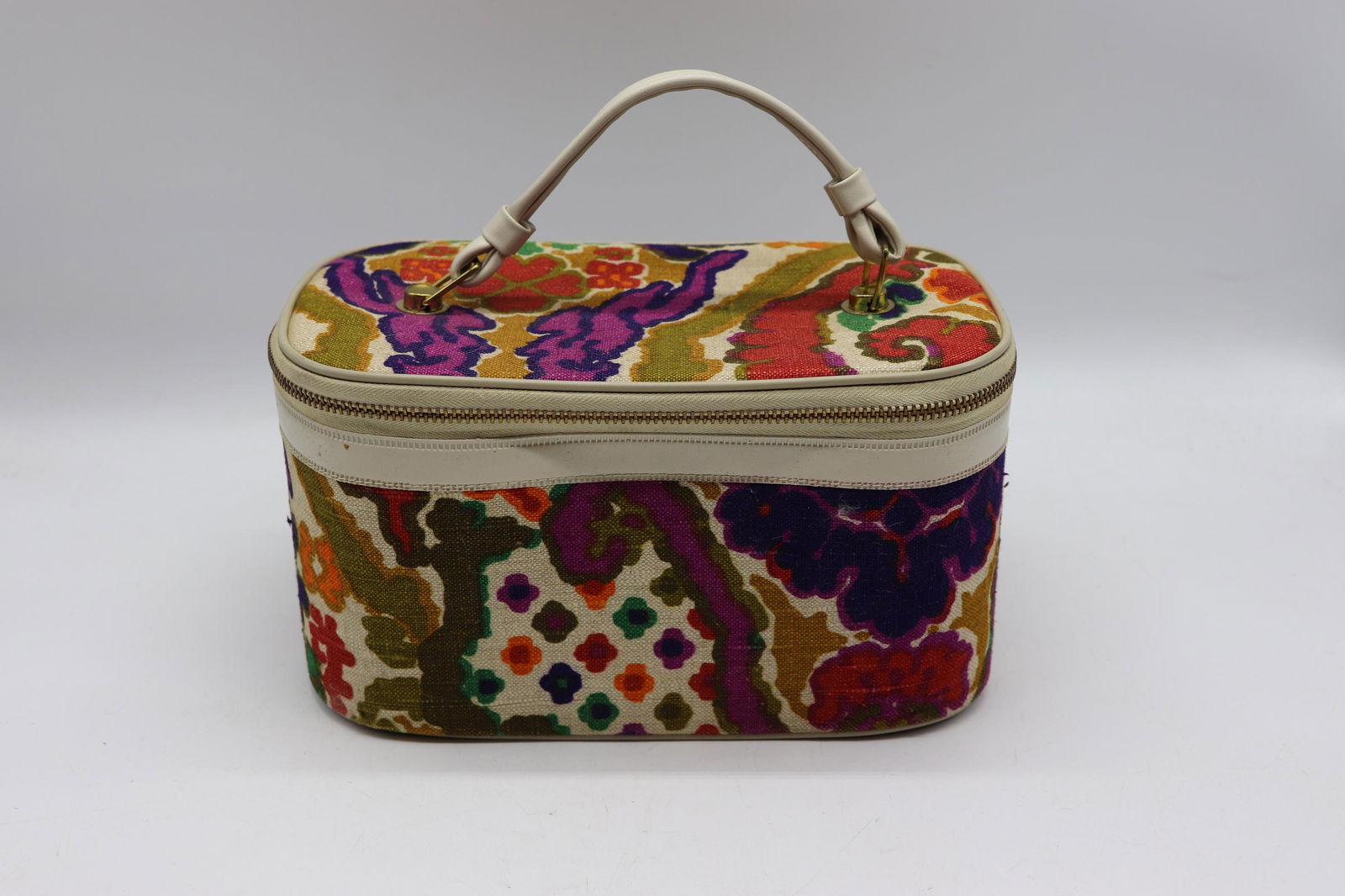 Vintage 1960's Floral Makeup Travel Case: fabric floral abstract case with mirror, fabric inside with vinyl bottom, good condition