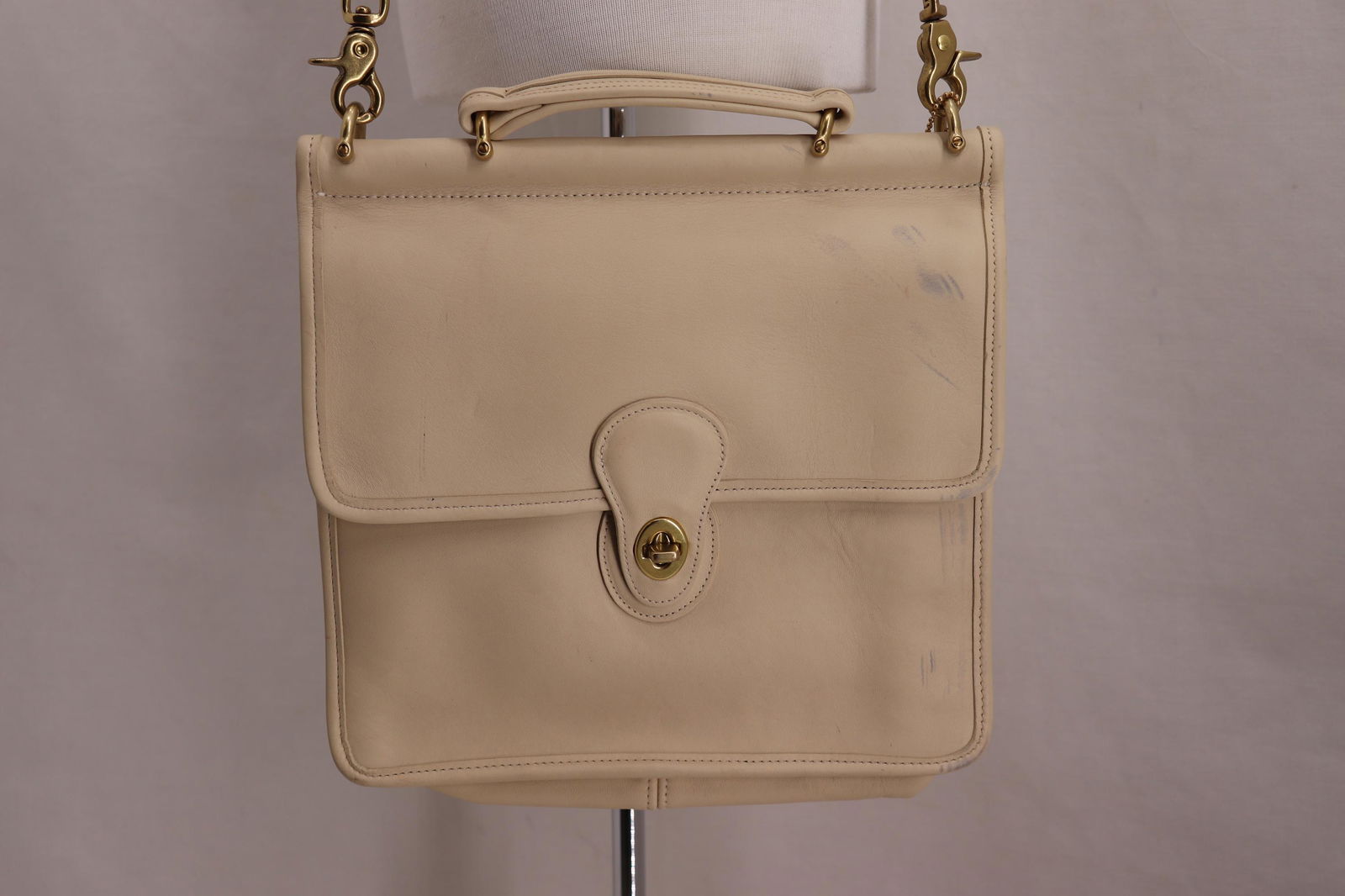 Tan Coach leather purse: Leather Coach bag tan in color over the shoulder strap used condition see pictures