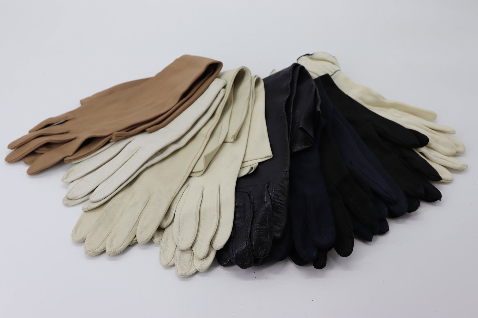 Lot of 10 Pairs Ladies Vintage Gloves: 4 pair kid skin, Alexanders France, Van Raalte, and others, size 6 1/2