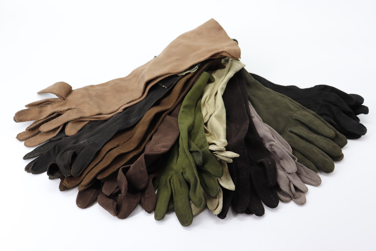 Lot of 10 Pair Ladies Suede Gloves: various colors, designs and sizes 5-7