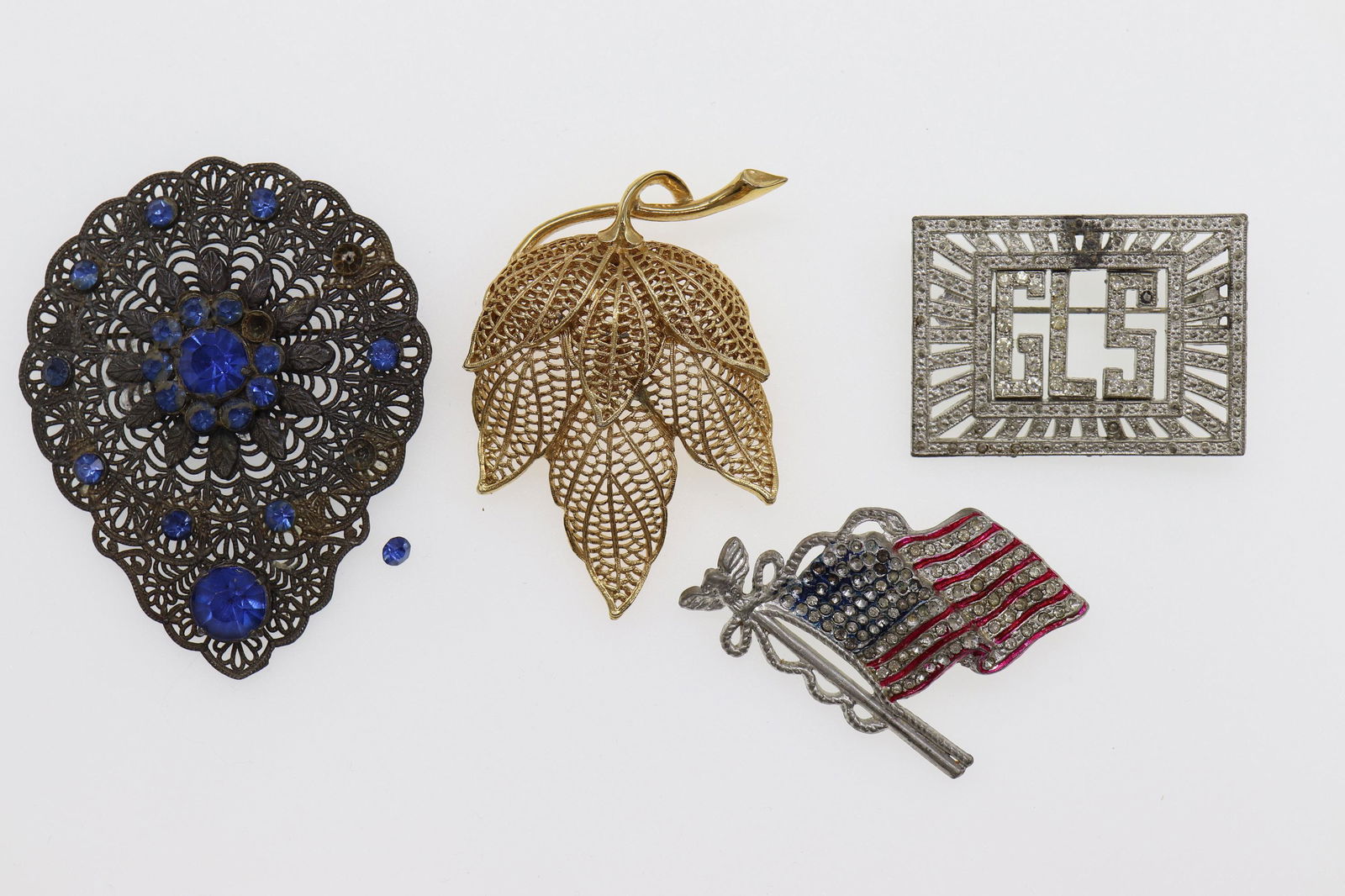 Lot of 4 Vintage Brooches (1 of 9)