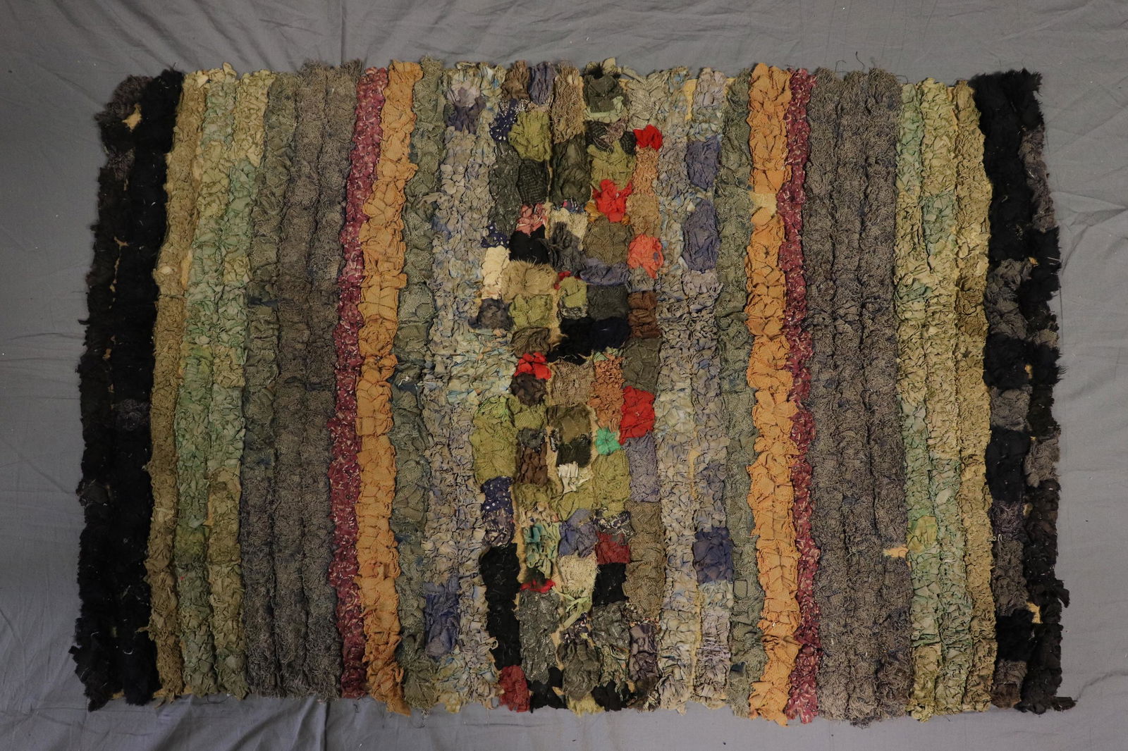 Vintage Folk Art Hand Hooked Rag Rug (1 of 9)