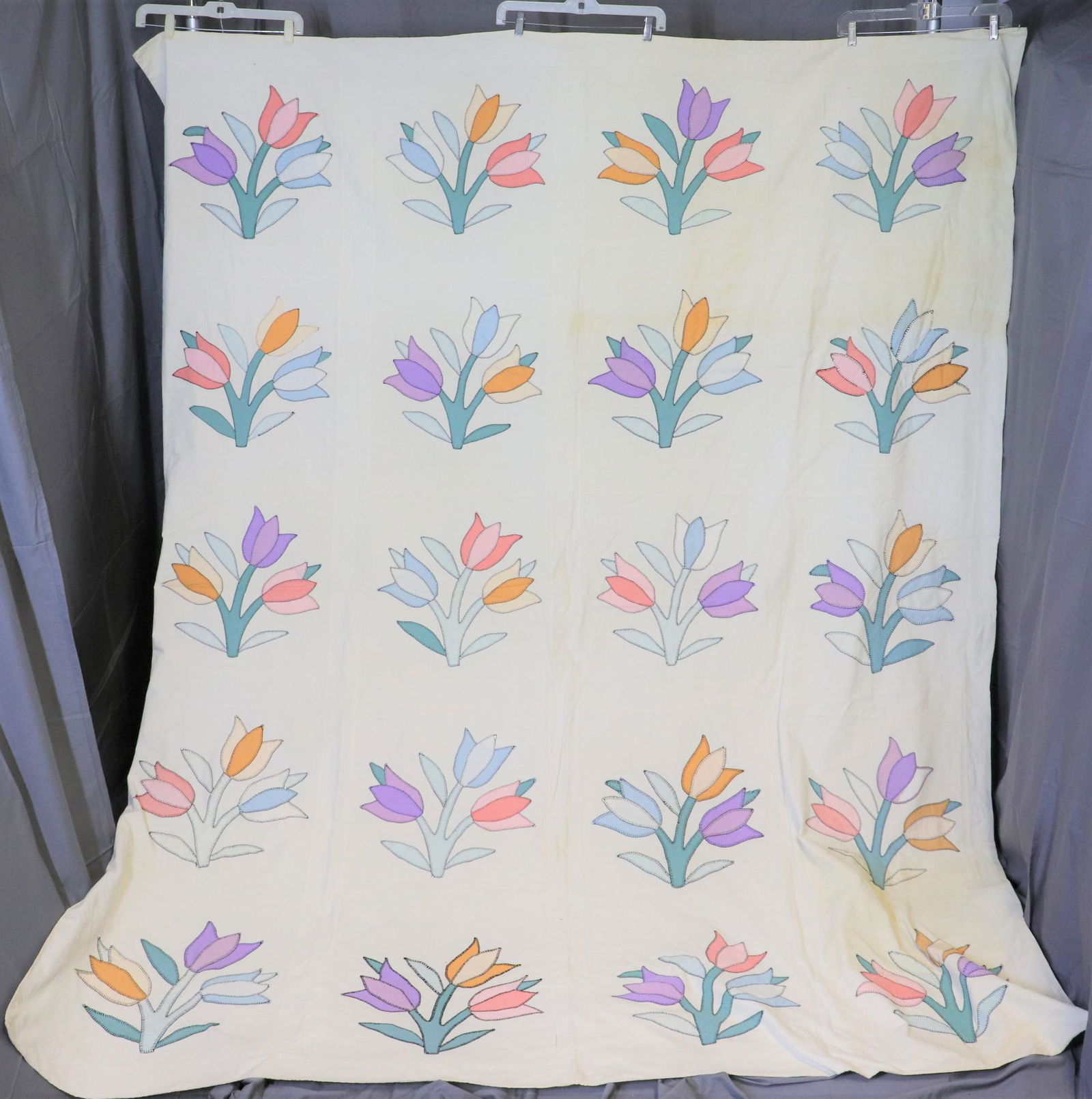 Vintage 1930's Tulip Applique Quilt (1 of 9)