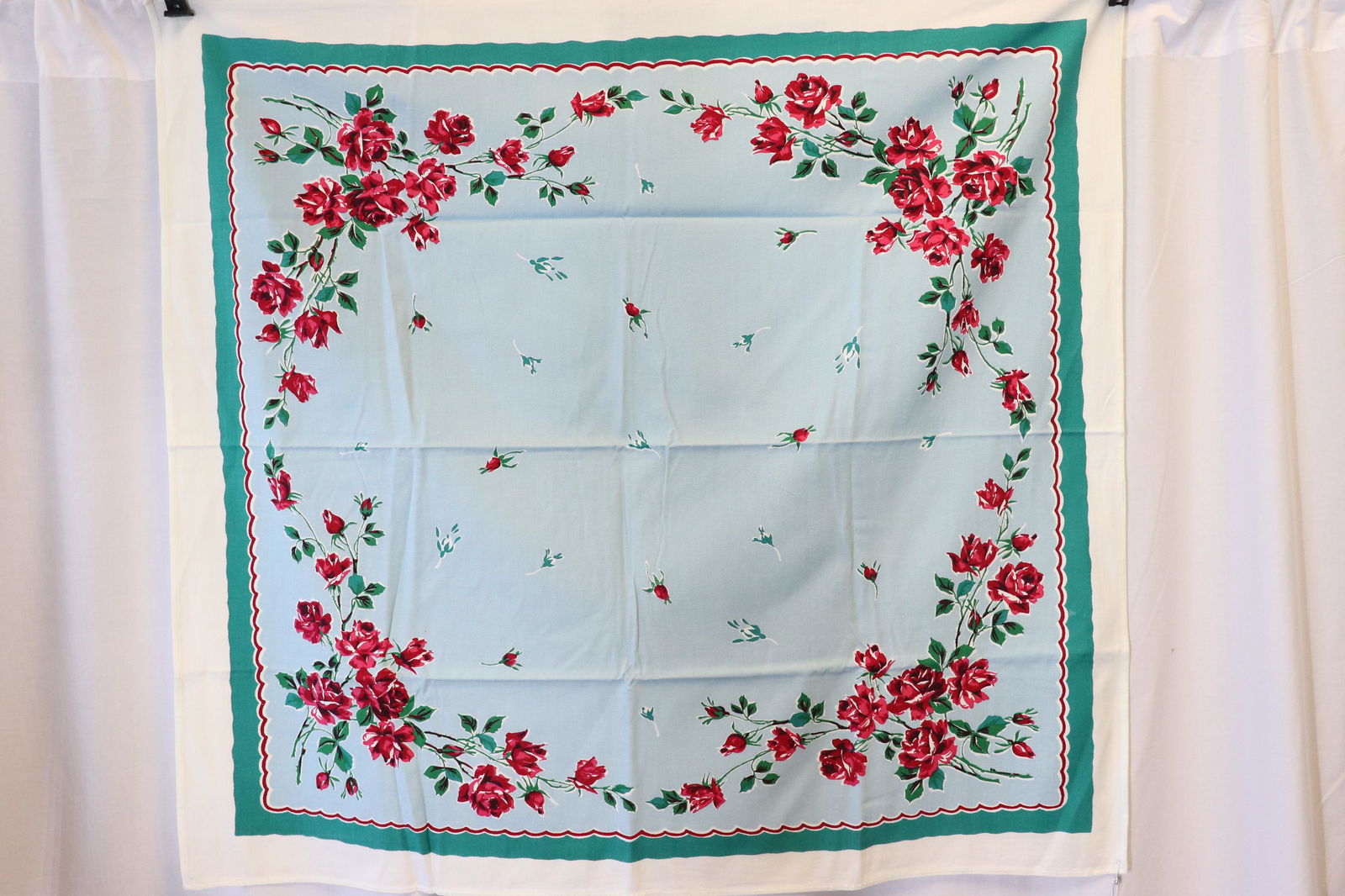 Vintage 1950's Print Table Cloth & Napkin Set (1 of 5)