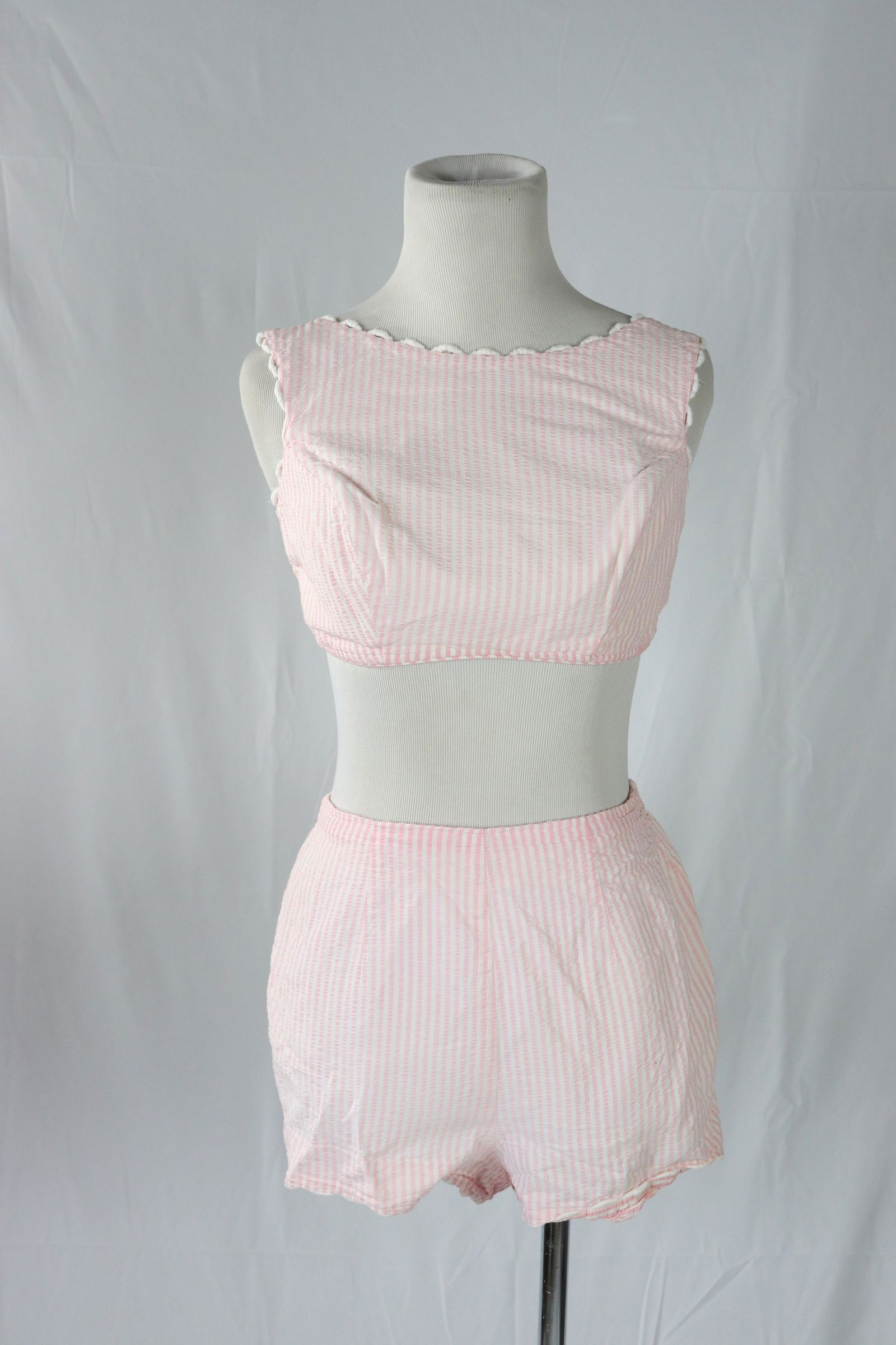 Vintage 1950's Pink & White Seersucker 2 Pc Play Suit (1 of 13)