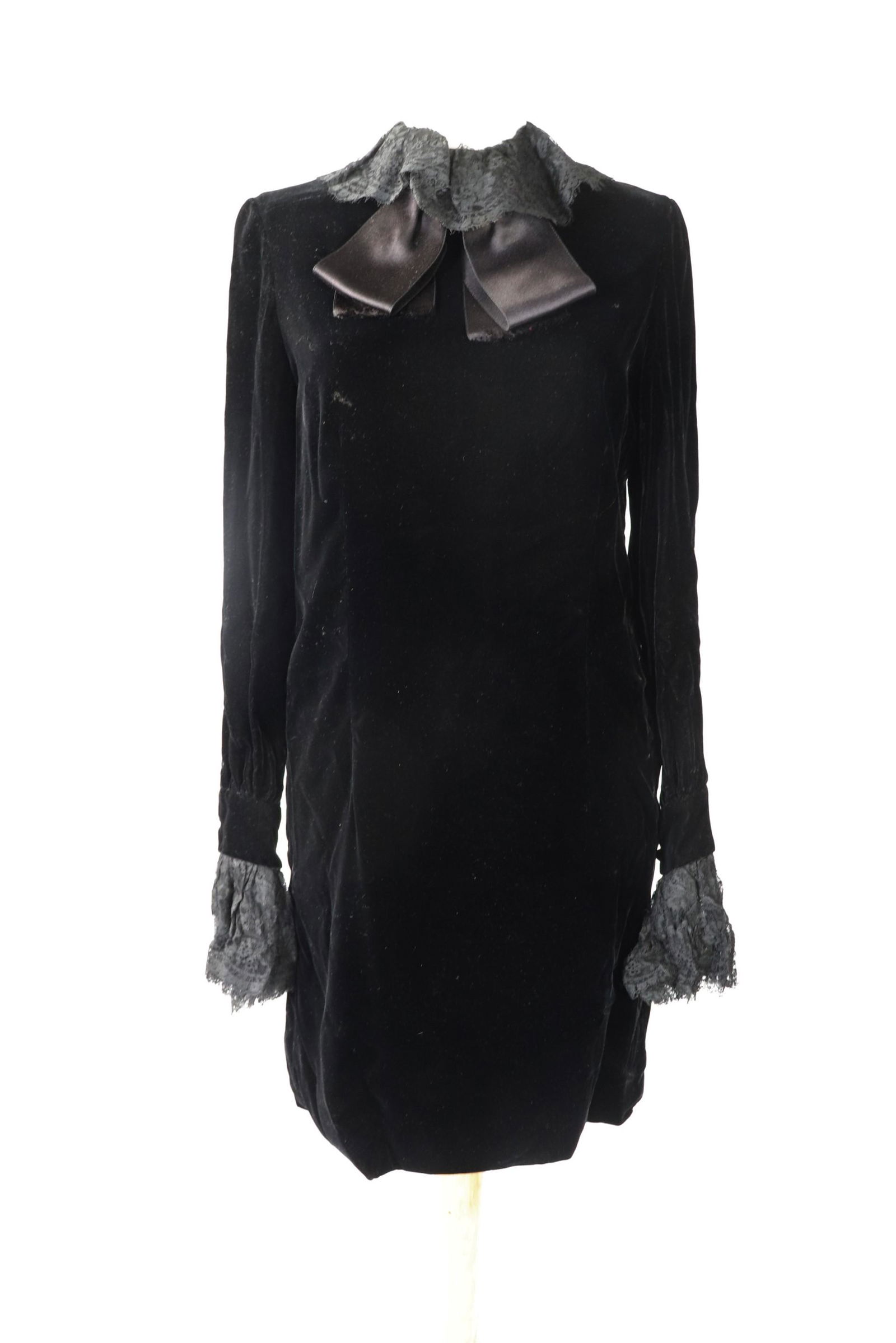 Vintage 1960's Black Velvet & Lace Cocktail Dress (1 of 11)