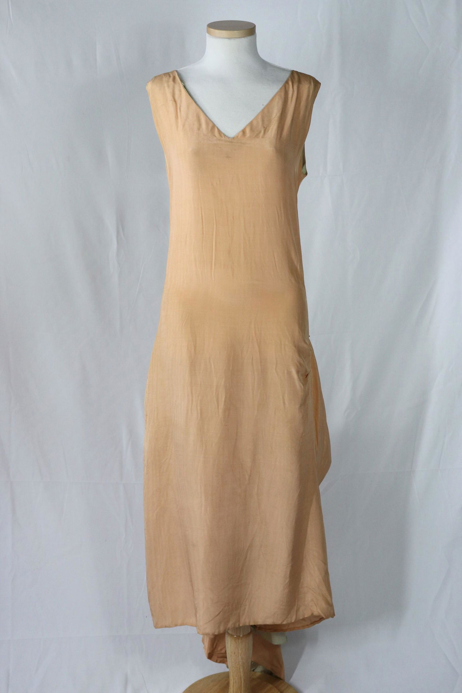 Vintage 1920's Silk Flapper Dress with Large Bow (1 of 20)