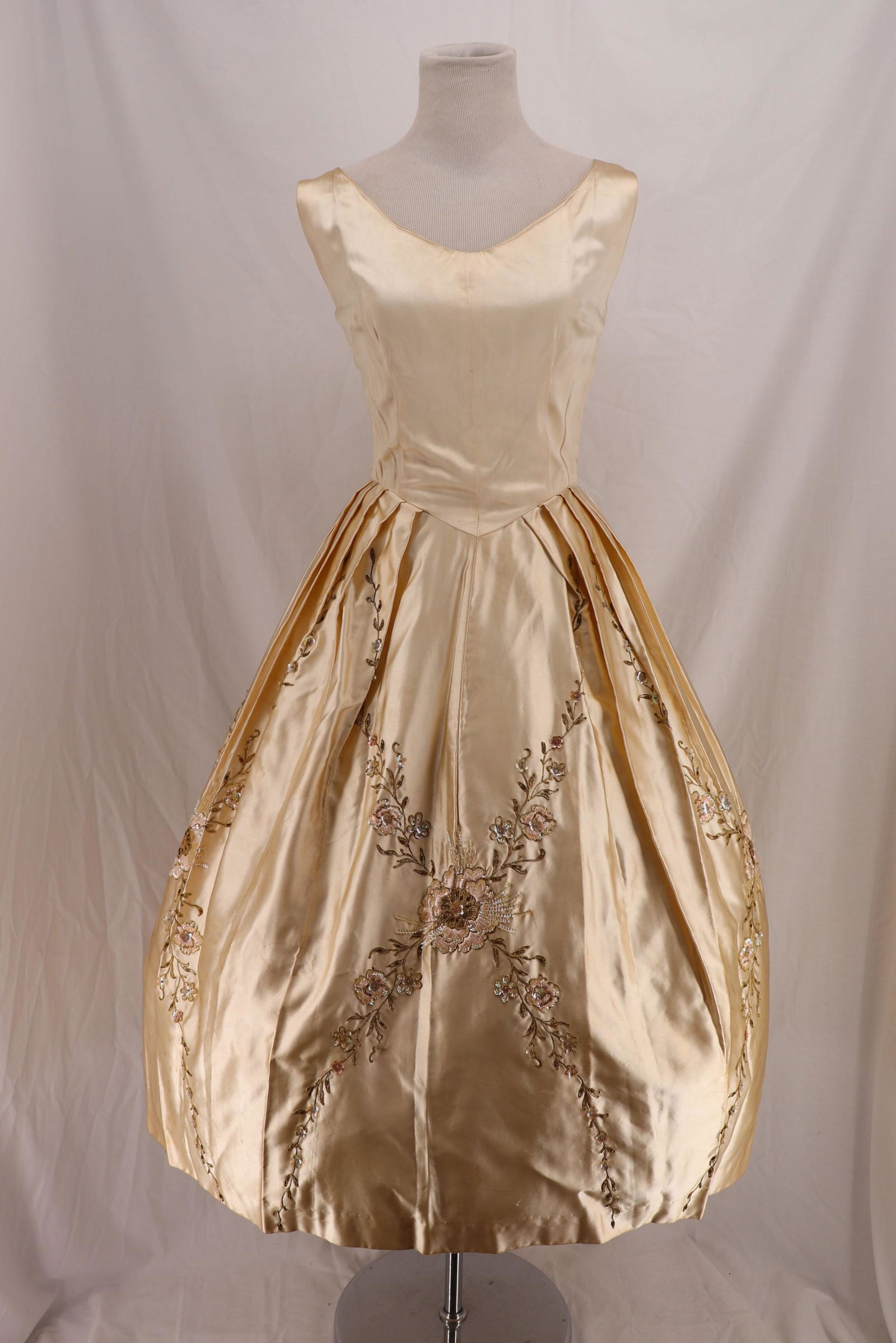 Vintage 1950's Satin, Beaded & Sequin Fit & Flare Party (1 of 20)